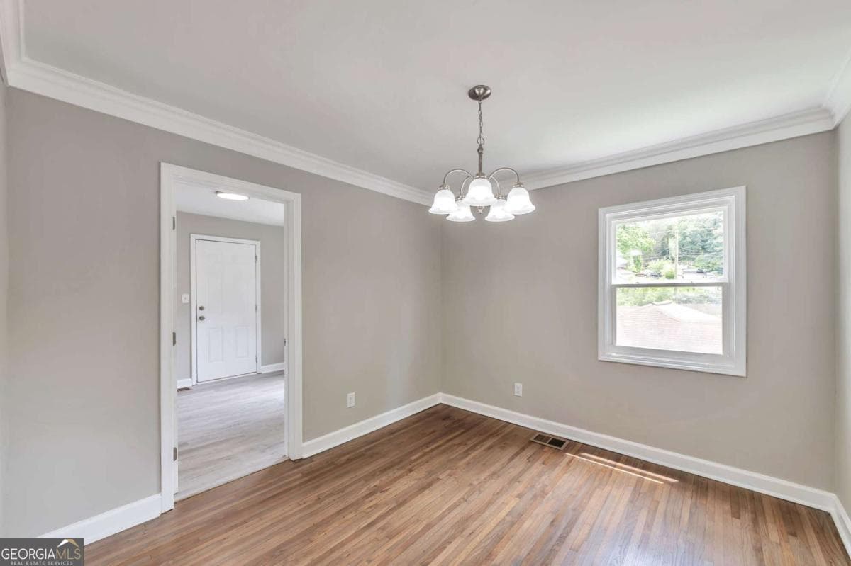 4 bedroom, 2 bathroom, 1,115 sq ft single family residence for sale at 880 Pinehurst Terrace, Atlanta, GA 30310 — photo 5