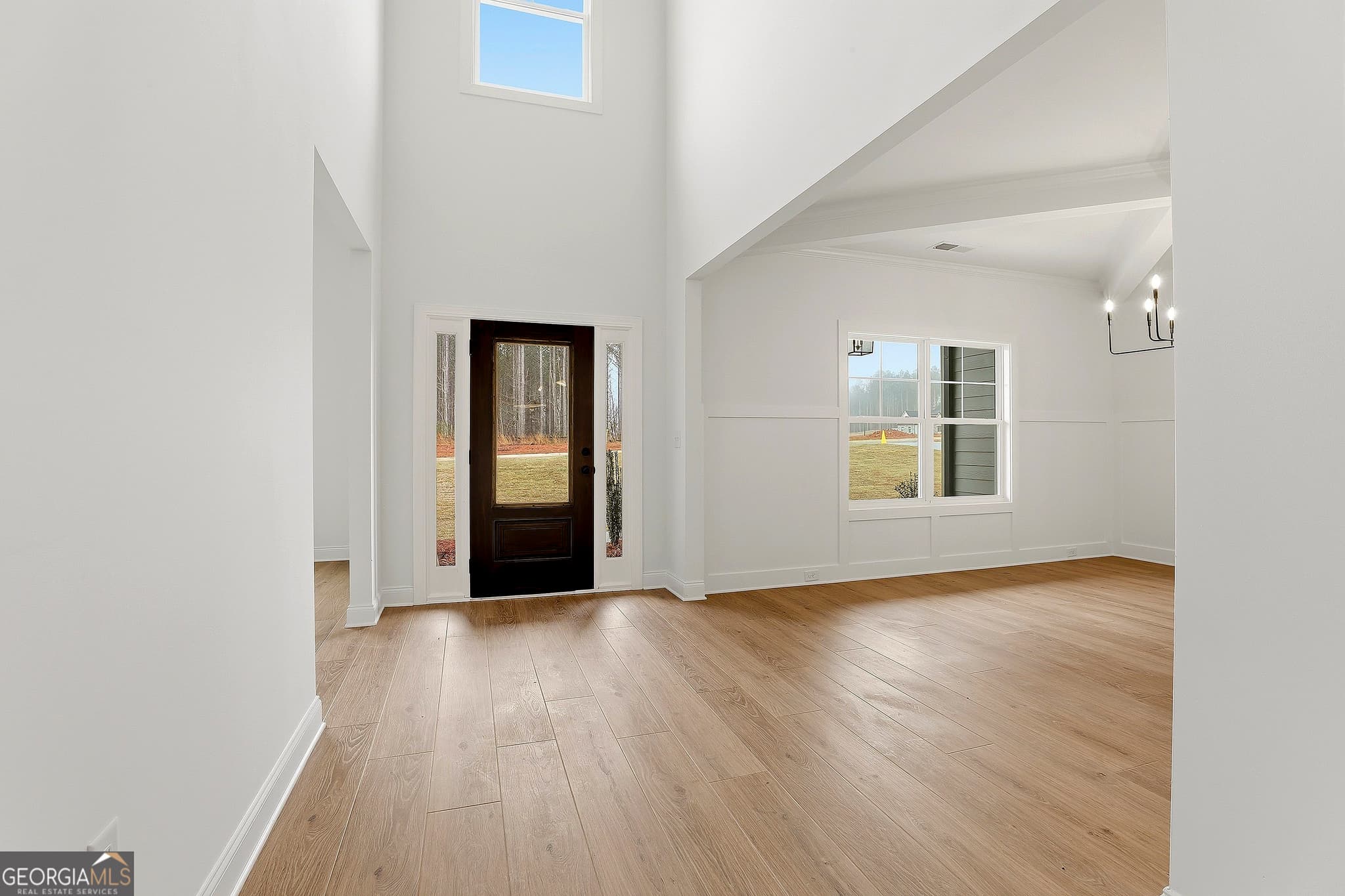 5 bedroom, 4.5 bathroom, 4,215 sq ft single family residence for sale at 204 Tattersall Way 5-98, Senoia, GA 30276 — photo 5