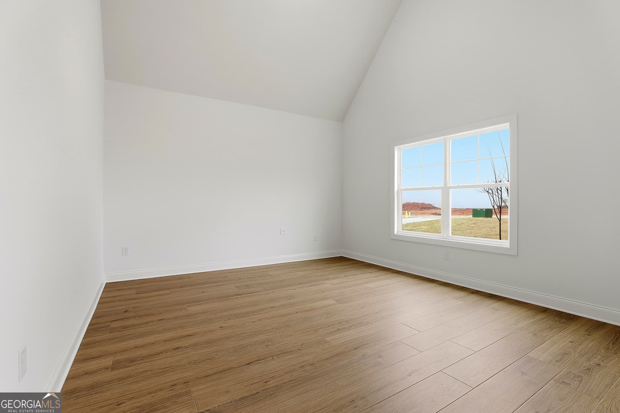 5 bedroom, 4.5 bathroom, 4,215 sq ft single family residence for sale at 204 Tattersall Way 5-98, Senoia, GA 30276 — photo 9