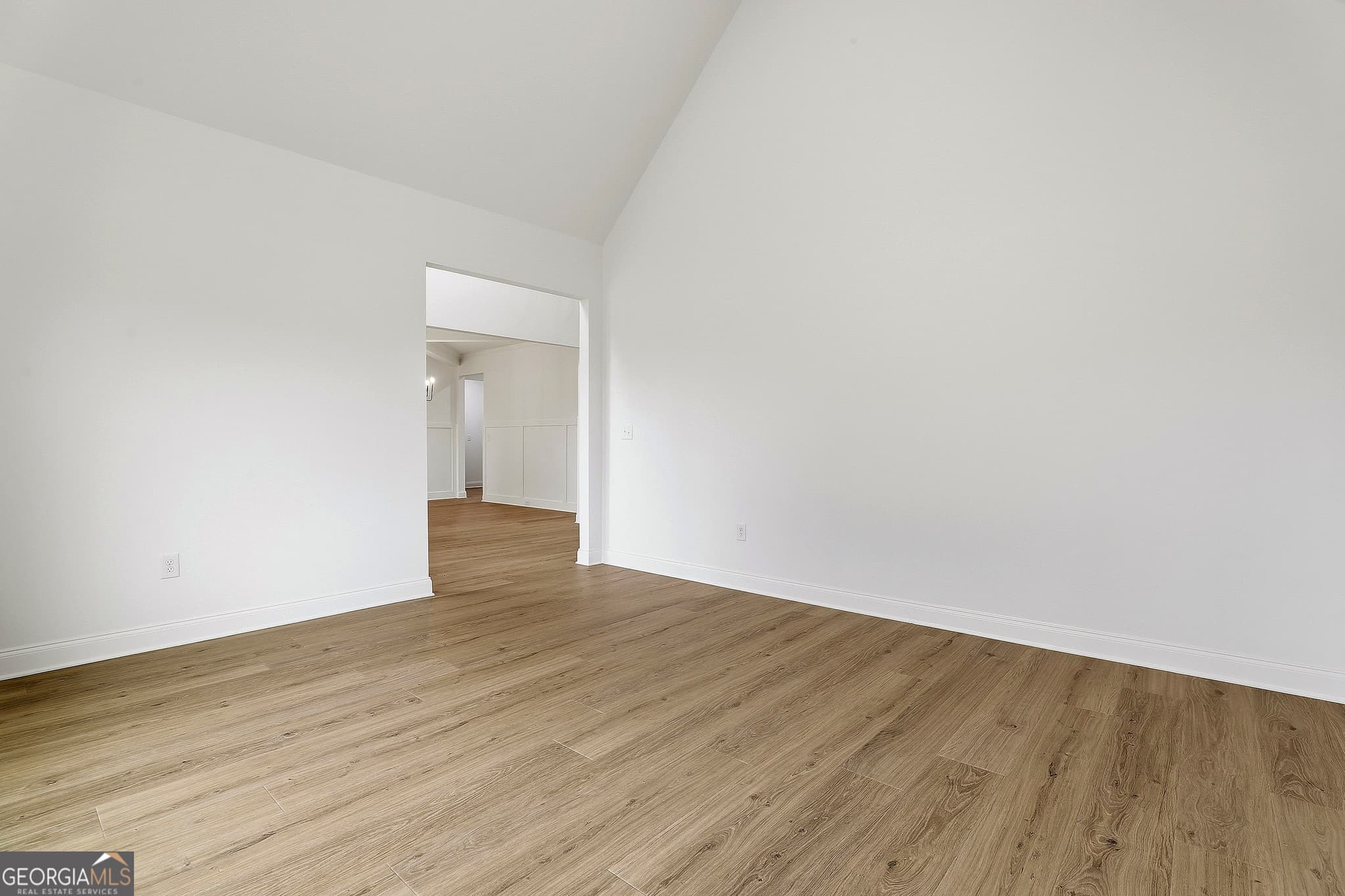 5 bedroom, 4.5 bathroom, 4,215 sq ft single family residence for sale at 204 Tattersall Way 5-98, Senoia, GA 30276 — photo 10