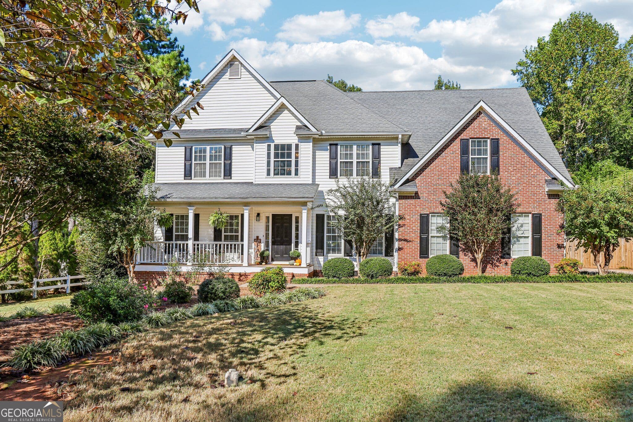 4 bedroom, 2.5 bathroom, 2,948 sq ft single family residence for sale at 100 Wentworth Way, Newnan, GA 30265 — photo 1 of 69