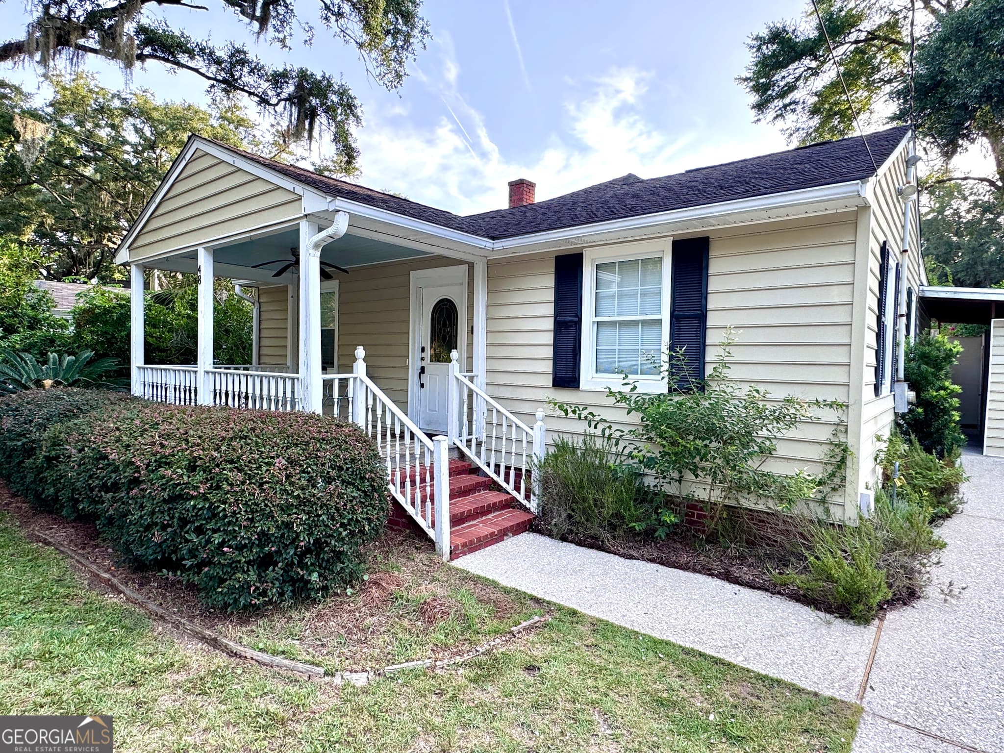 3 bedroom, 2 bathroom, 1,280 sq ft single family residence for sale at 48 Maxwell Avenue, St. Simons, GA 31522 — photo 2