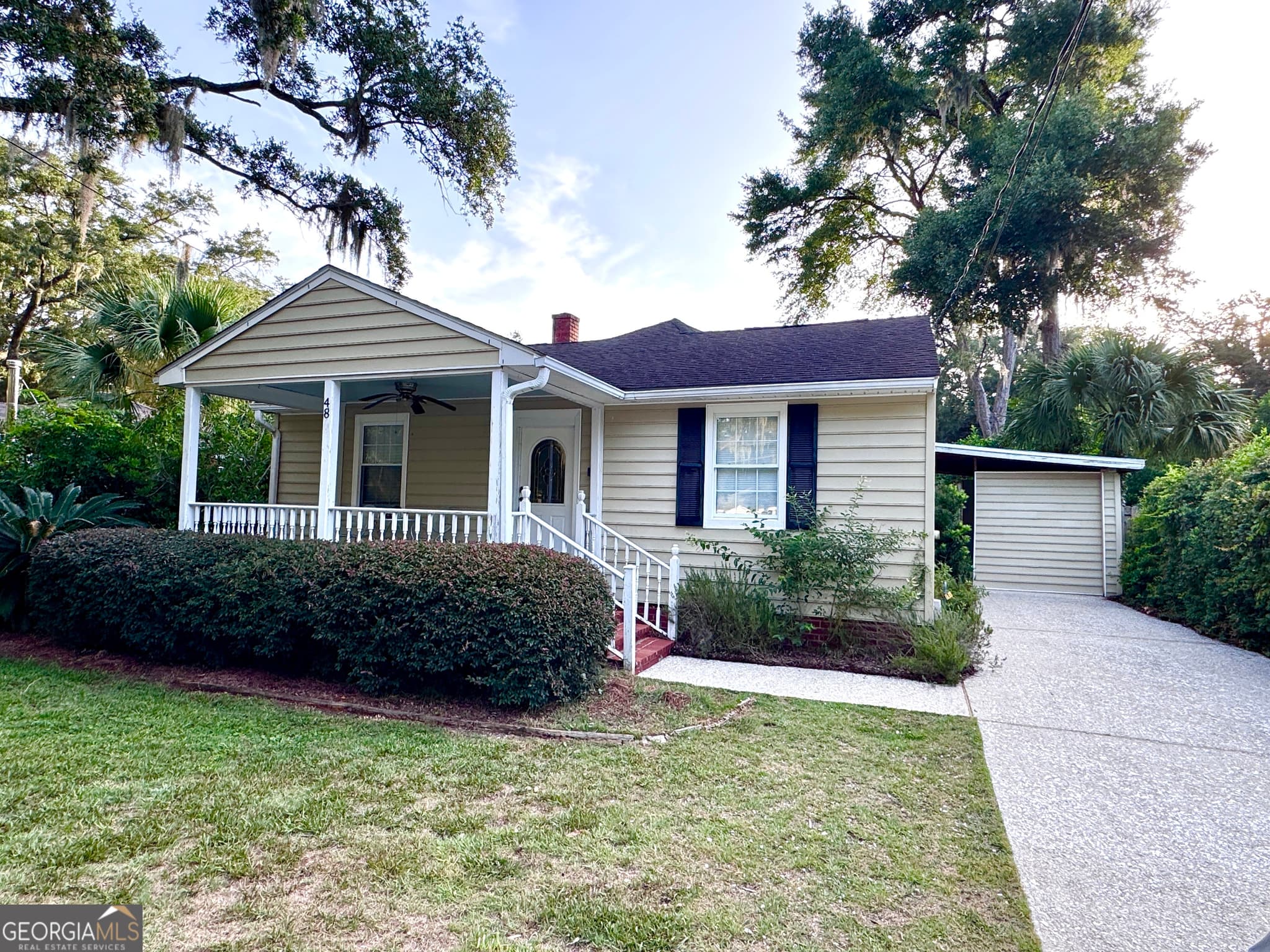3 bedroom, 2 bathroom, 1,280 sq ft single family residence for sale at 48 Maxwell Avenue, St. Simons, GA 31522 — photo 1 of 37