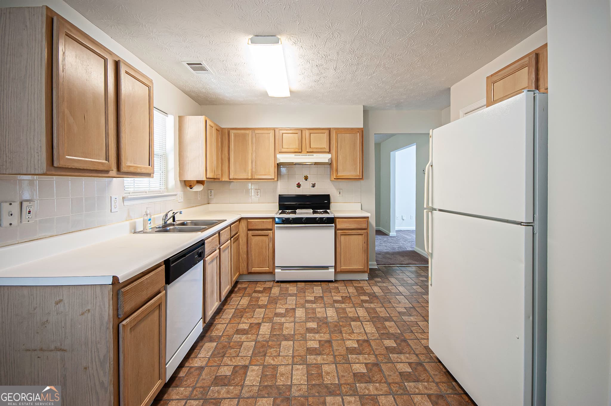 3 bedroom, 3 bathroom, 1,752 sq ft single family residence for rent at 1177 Yellow River Drive, Lawrenceville, GA 30043 for $1,850 a month — photo 3
