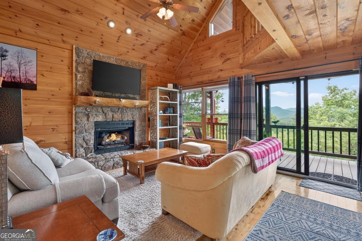 3 bedroom, 3 bathroom, 1,920 sq ft cabin,single family residence for sale at 40 Foxfire Lane 6, Blue Ridge, GA 30513 — photo 2