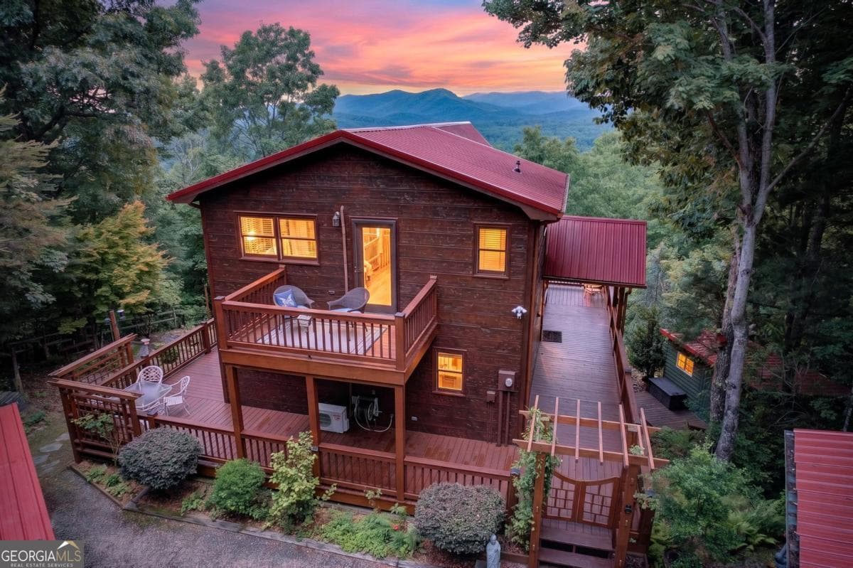 3 bedroom, 3 bathroom, 1,920 sq ft cabin,single family residence for sale at 40 Foxfire Lane 6, Blue Ridge, GA 30513 — photo 9