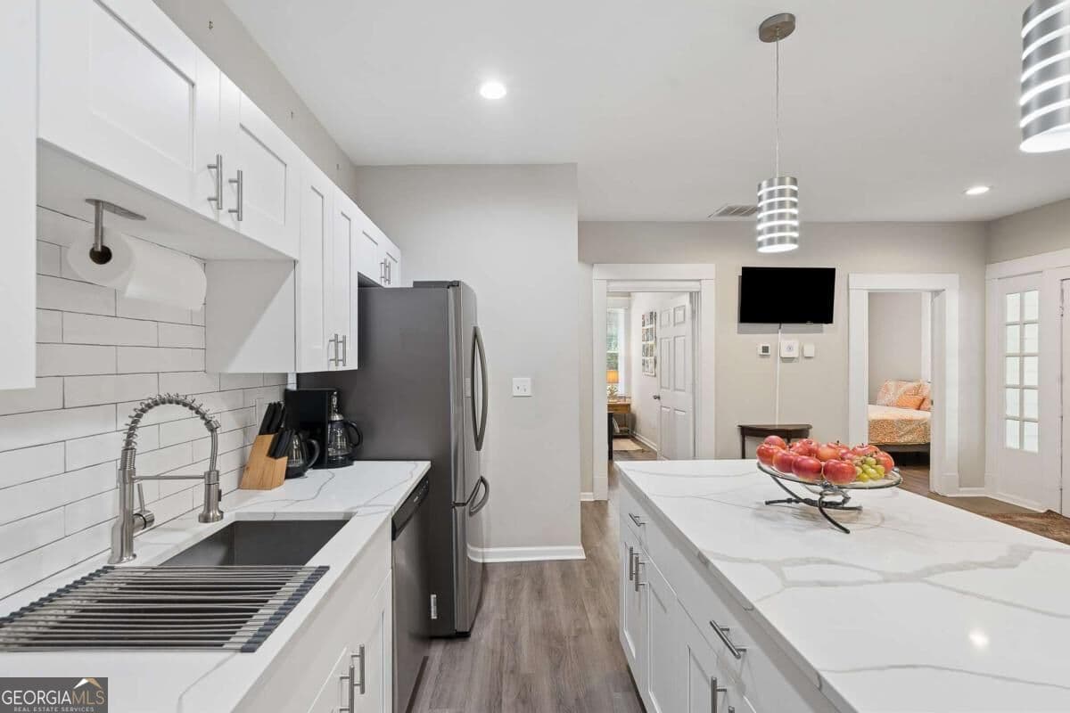 3 bedroom, 2 bathroom, 1,116 sq ft single family residence for sale at 1026 Astor Avenue, Atlanta, GA 30310 — photo 7