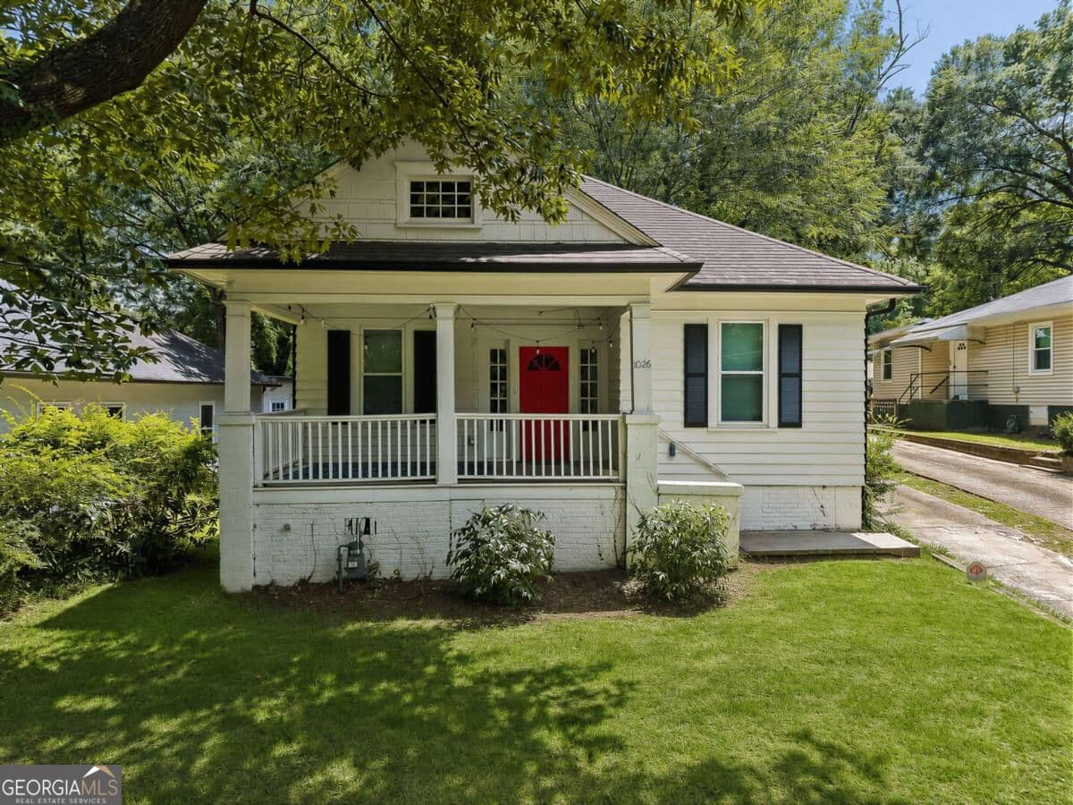 3 bedroom, 2 bathroom, 1,116 sq ft single family residence for sale at 1026 Astor Avenue, Atlanta, GA 30310 — photo 1 of 22