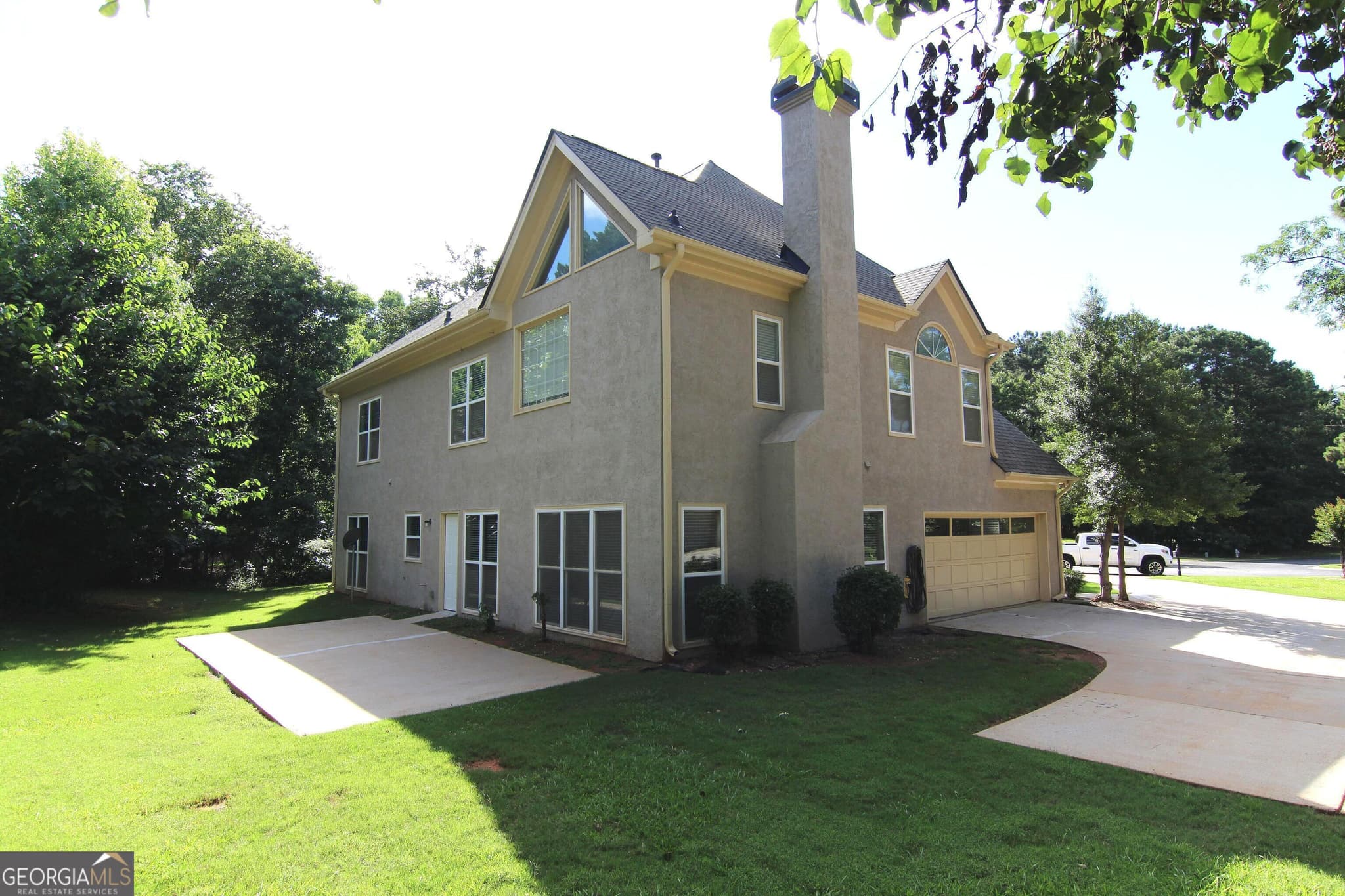4 bedroom, 3.5 bathroom, 2,583 sq ft single family residence for rent at 104 Inverrary Court, Mcdonough, GA 30253 for $2,900 a month — photo 2