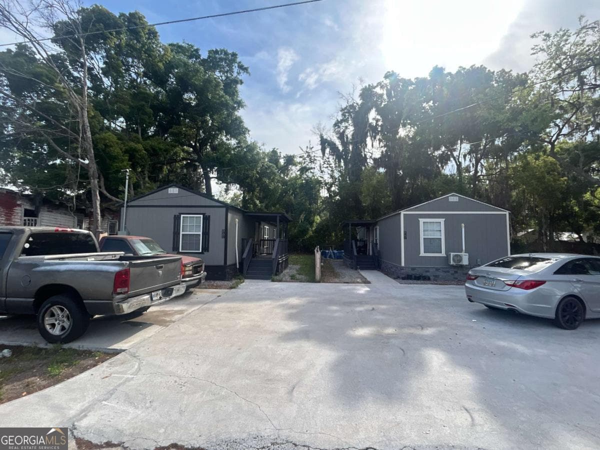 2 bedroom, 2 bathroom, 750 sq ft single family residence for sale at 1410 Martin Luther King Jr. Boulevard, Brunswick, GA 31520 — photo 2