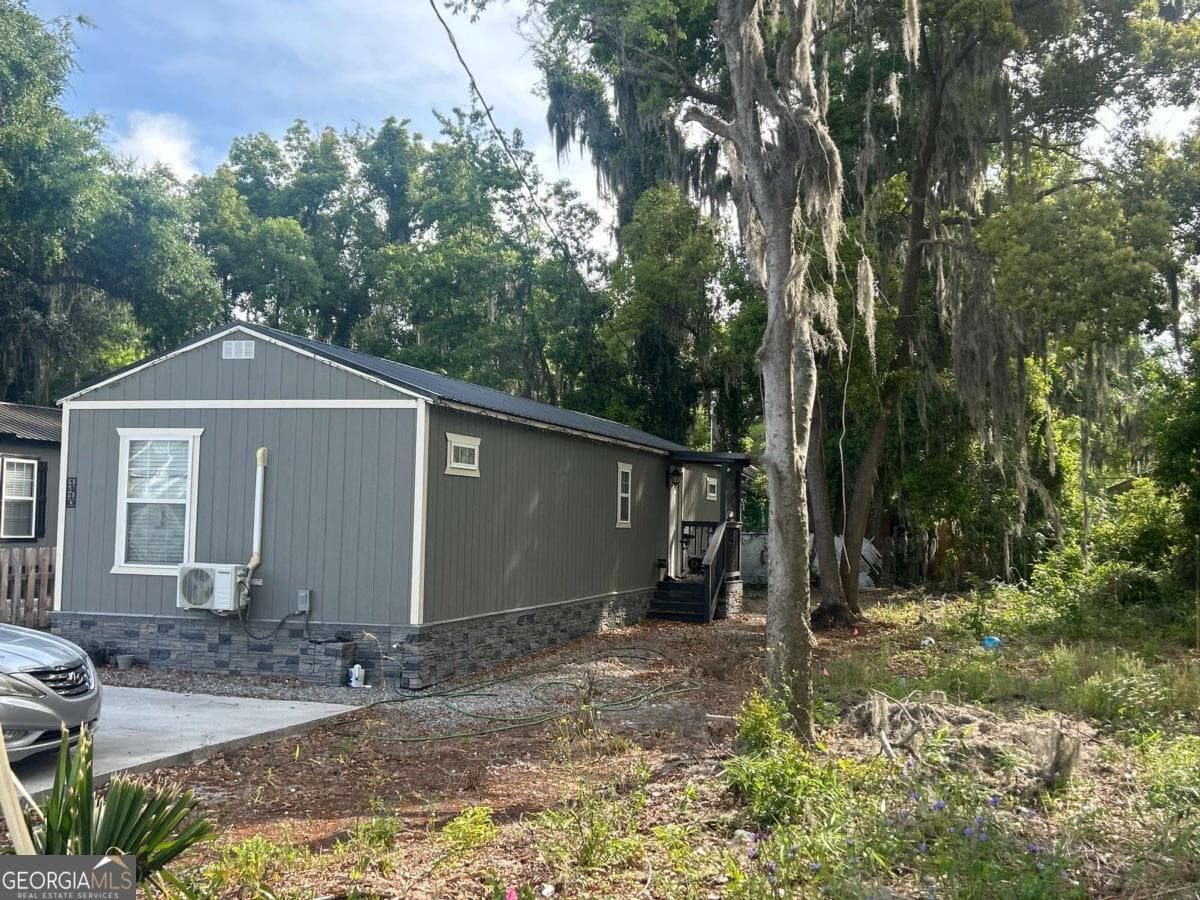 2 bedroom, 2 bathroom, 750 sq ft single family residence for sale at 1410 Martin Luther King Jr. Boulevard, Brunswick, GA 31520 — photo 3
