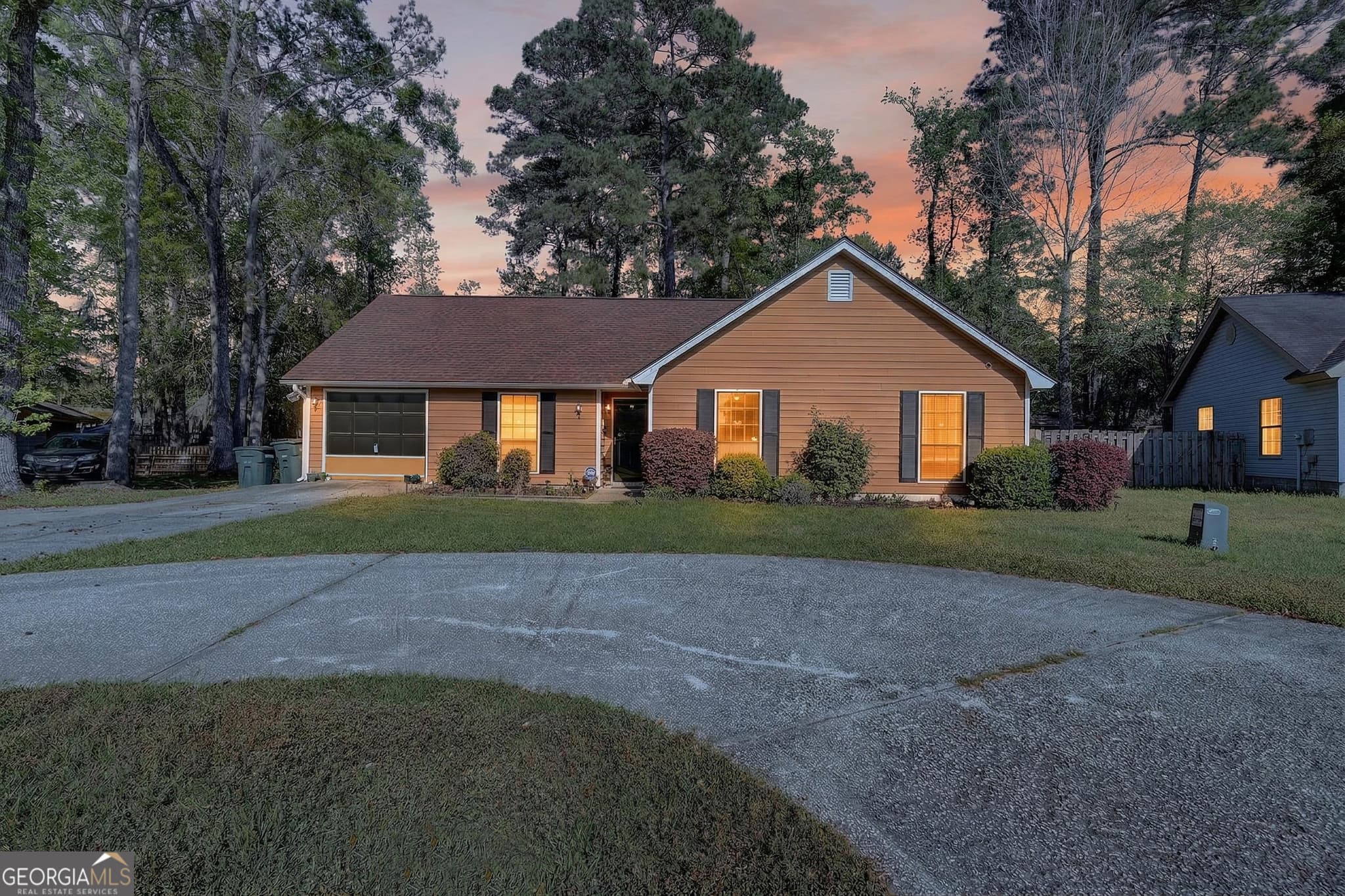3 bedroom, 4 bathroom, 2,059 sq ft single family residence for sale at 6 N Nicholson Circle, Savannah, GA 31419 — photo 2