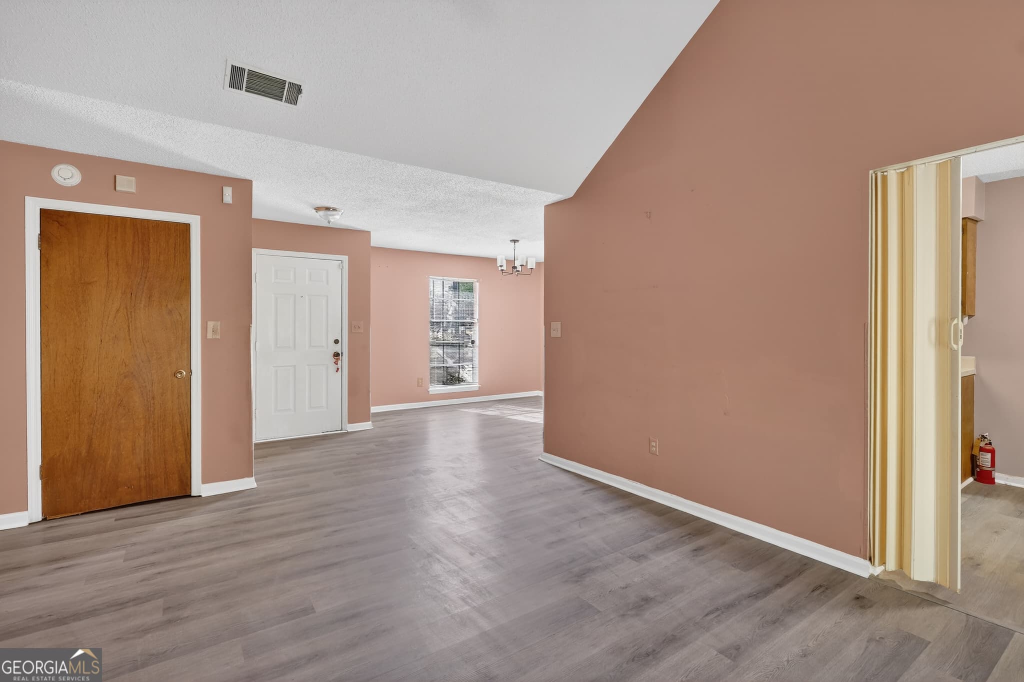 3 bedroom, 4 bathroom, 2,059 sq ft single family residence for sale at 6 N Nicholson Circle, Savannah, GA 31419 — photo 6