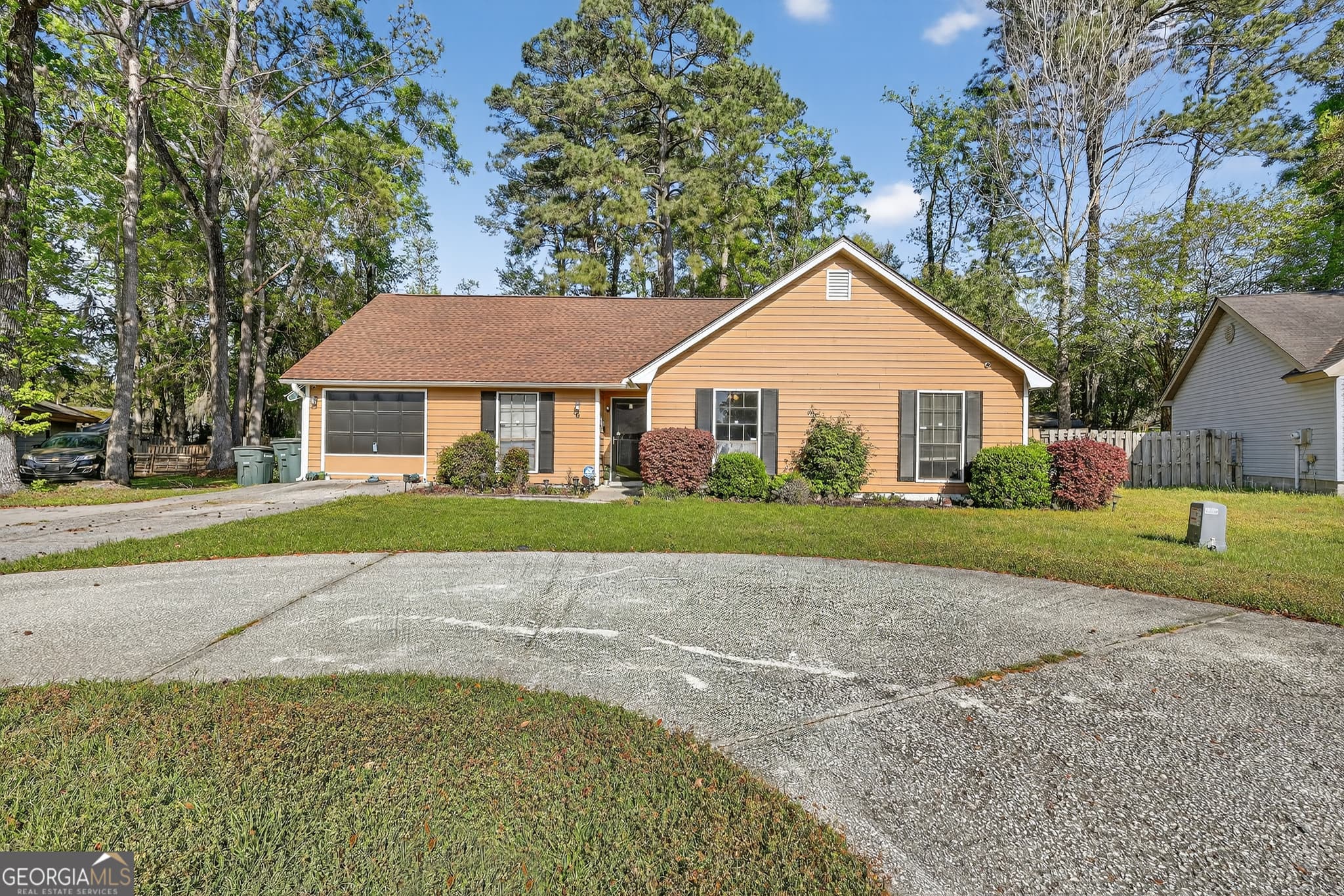 3 bedroom, 4 bathroom, 2,059 sq ft single family residence for sale at 6 N Nicholson Circle, Savannah, GA 31419 — photo 1 of 19
