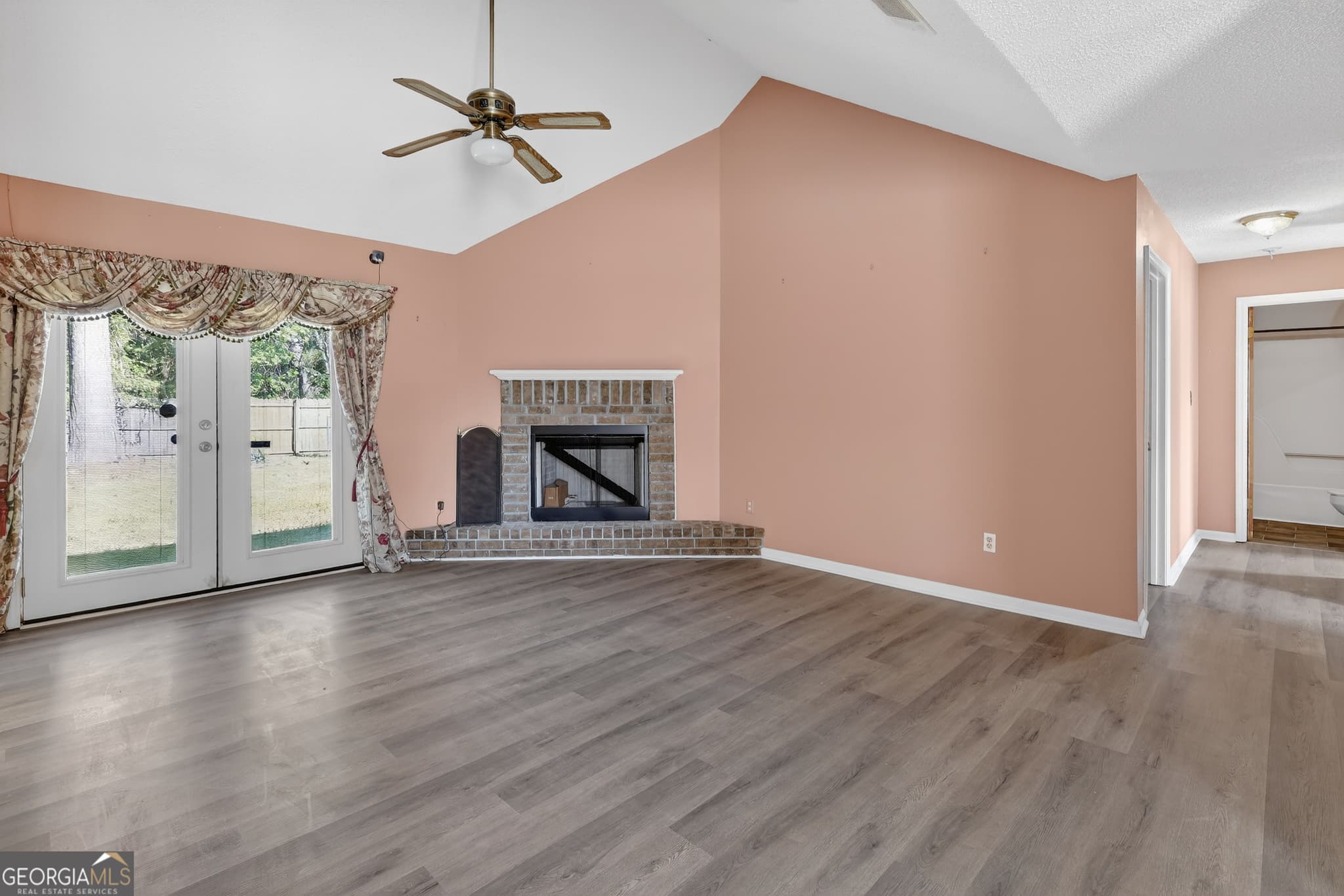 3 bedroom, 4 bathroom, 2,059 sq ft single family residence for sale at 6 N Nicholson Circle, Savannah, GA 31419 — photo 4