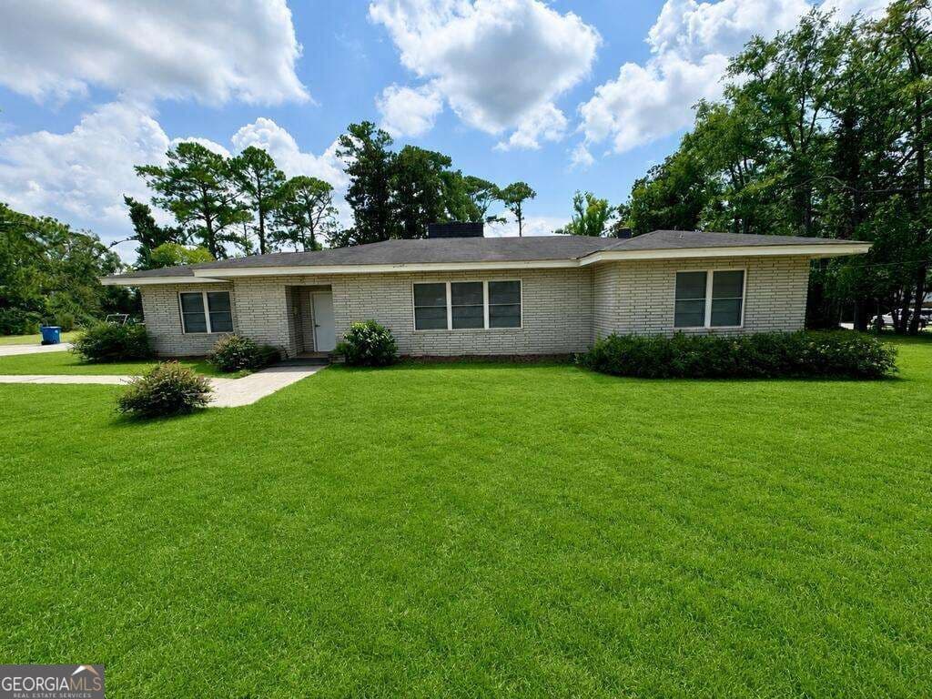 4 bedroom, 4 bathroom, 4,006 sq ft single family residence for sale at 1002 Jackson Street Extension, Vidalia, GA 30474 — photo 3