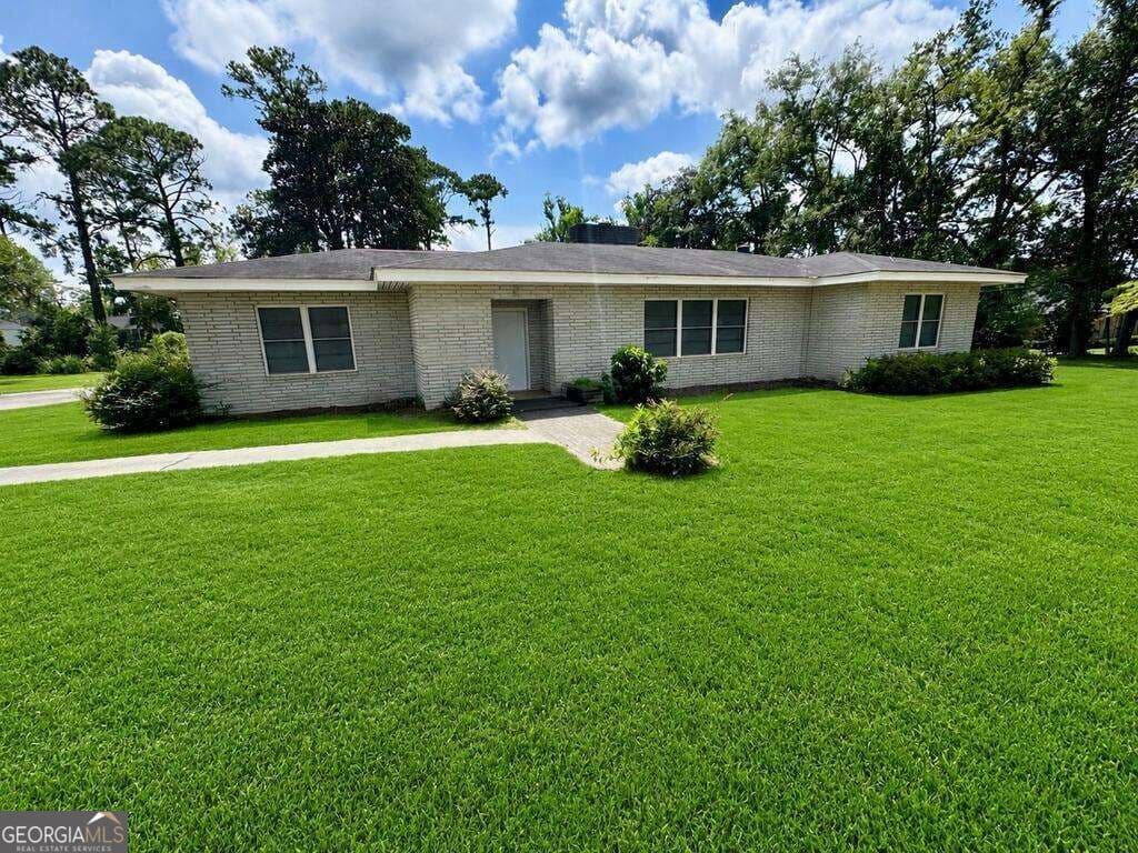 4 bedroom, 4 bathroom, 4,006 sq ft single family residence for sale at 1002 Jackson Street Extension, Vidalia, GA 30474 — photo 1 of 48