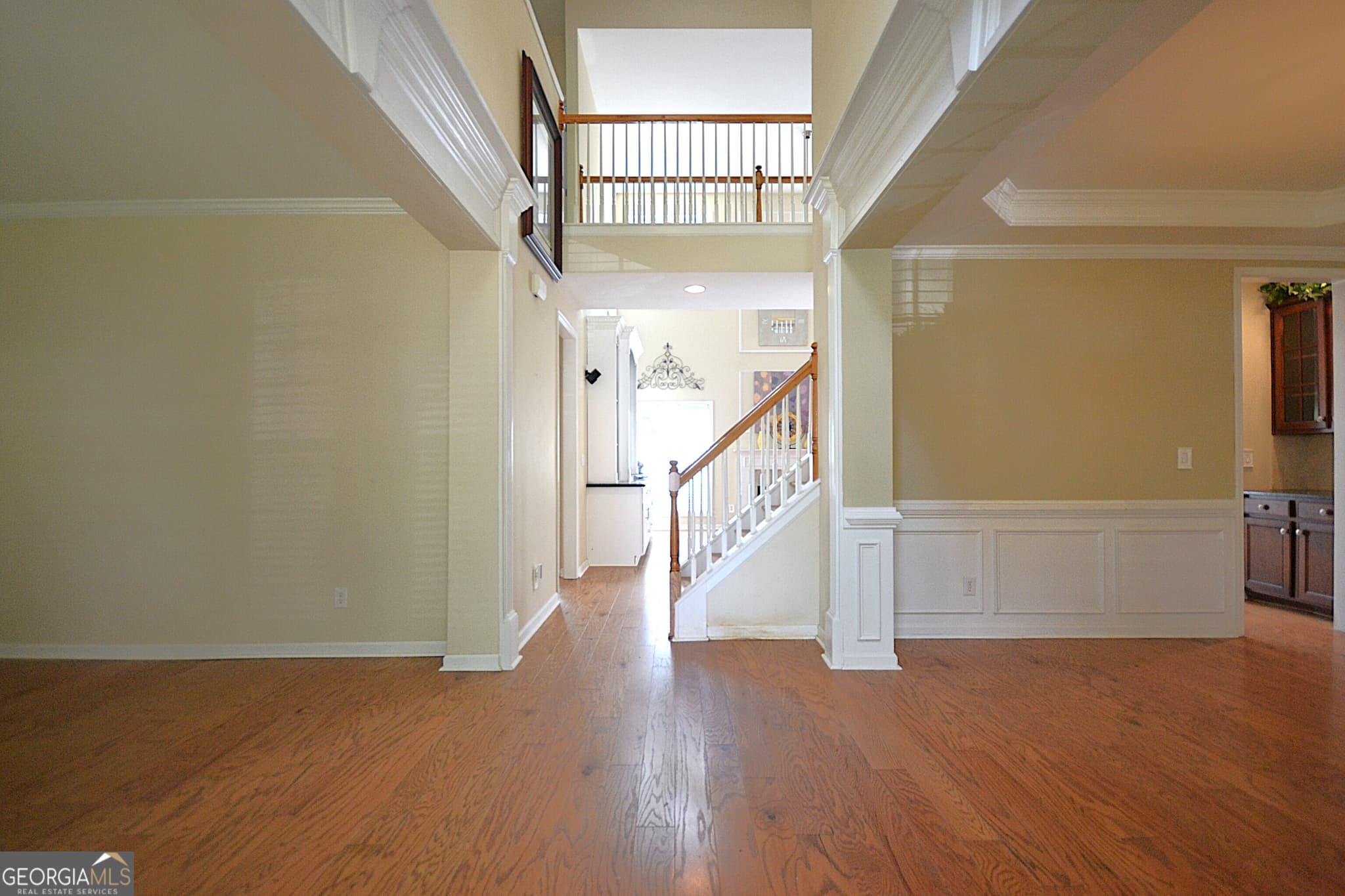 5 bedroom, 3 bathroom, 2,945 sq ft single family residence for sale at 4593 Elsinore Circle, Norcross, GA 30071 — photo 6