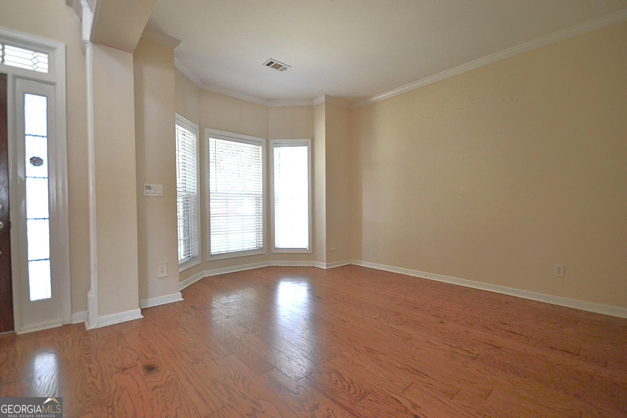 5 bedroom, 3 bathroom, 2,945 sq ft single family residence for sale at 4593 Elsinore Circle, Norcross, GA 30071 — photo 7
