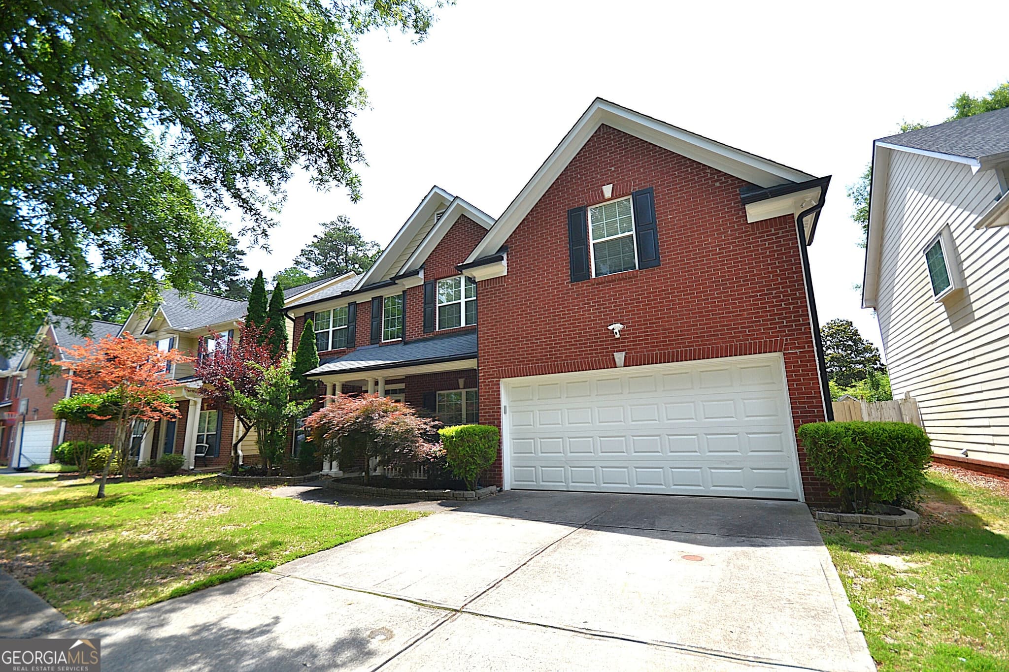 5 bedroom, 3 bathroom, 2,945 sq ft single family residence for sale at 4593 Elsinore Circle, Norcross, GA 30071 — photo 3