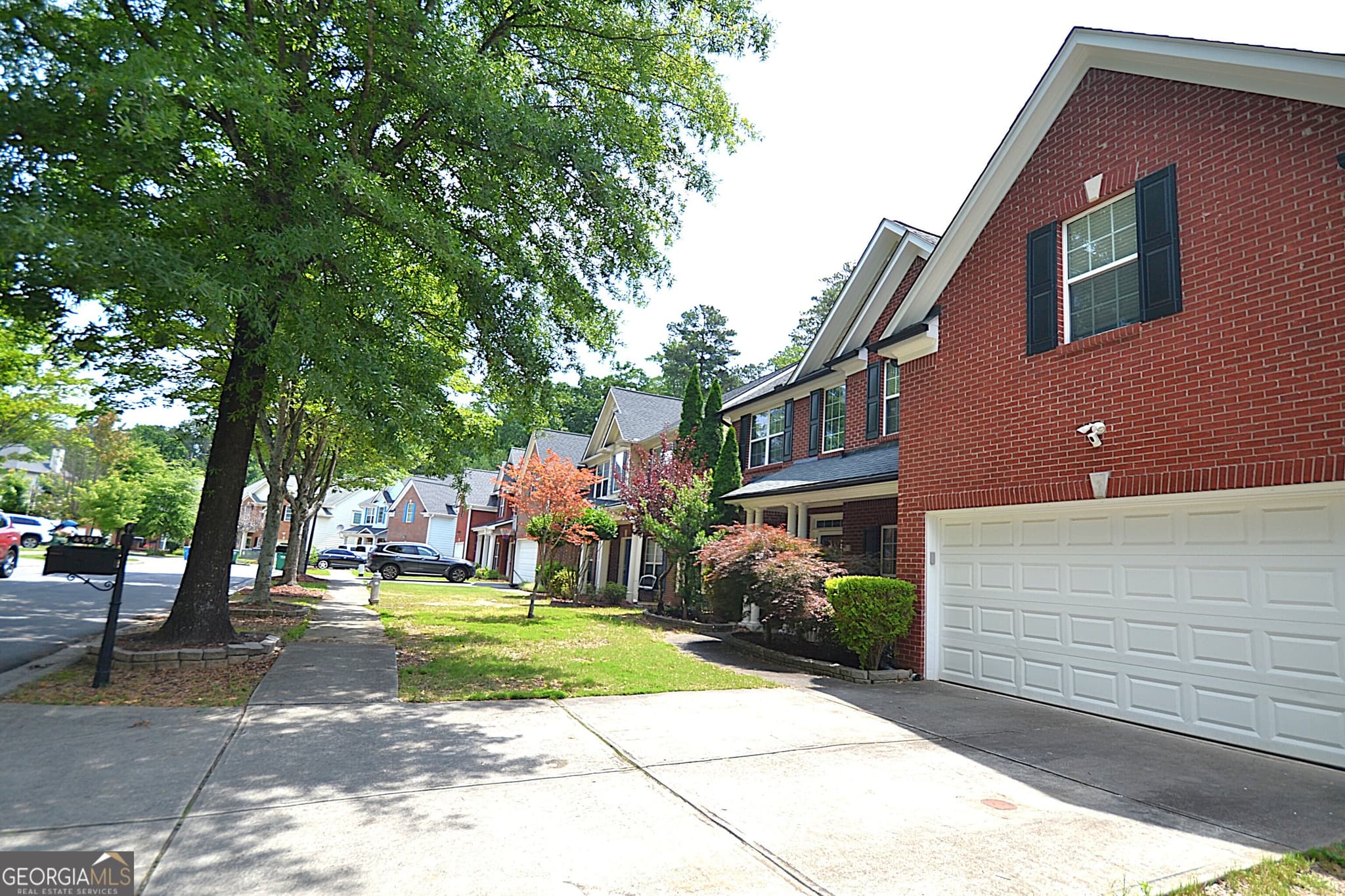 5 bedroom, 3 bathroom, 2,945 sq ft single family residence for sale at 4593 Elsinore Circle, Norcross, GA 30071 — photo 4