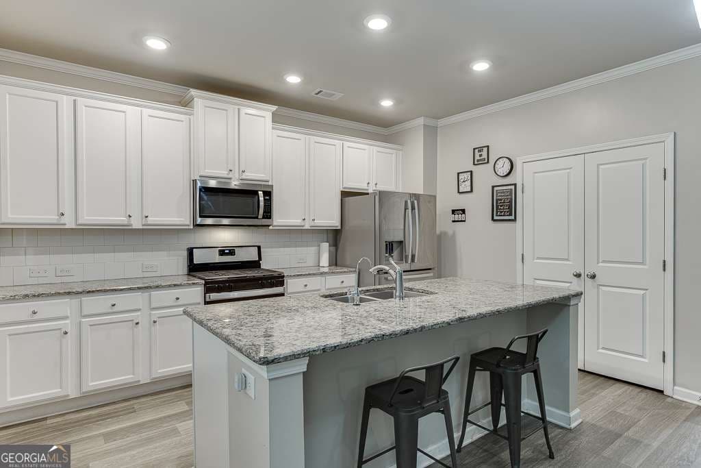 4 bedroom, 2.5 bathroom, 2,130 sq ft single family residence for sale at 23 Dorset Way, Hoschton, GA 30548 — photo 7