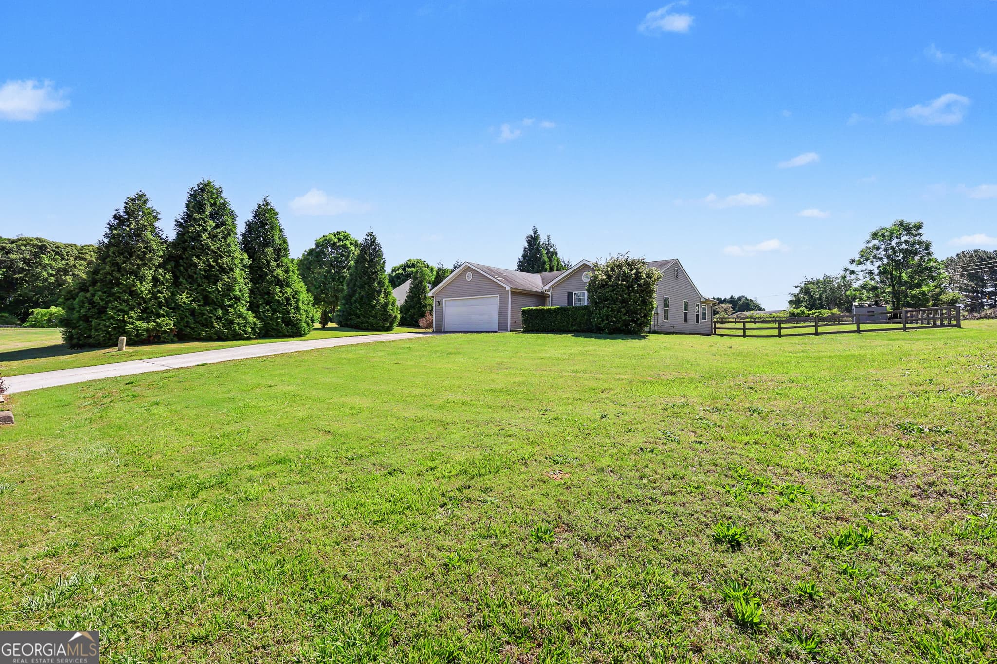 3 bedroom, 2 bathroom, 1,466 sq ft single family residence sold at 1902 Kirkland Avenue, Statham, GA 30666