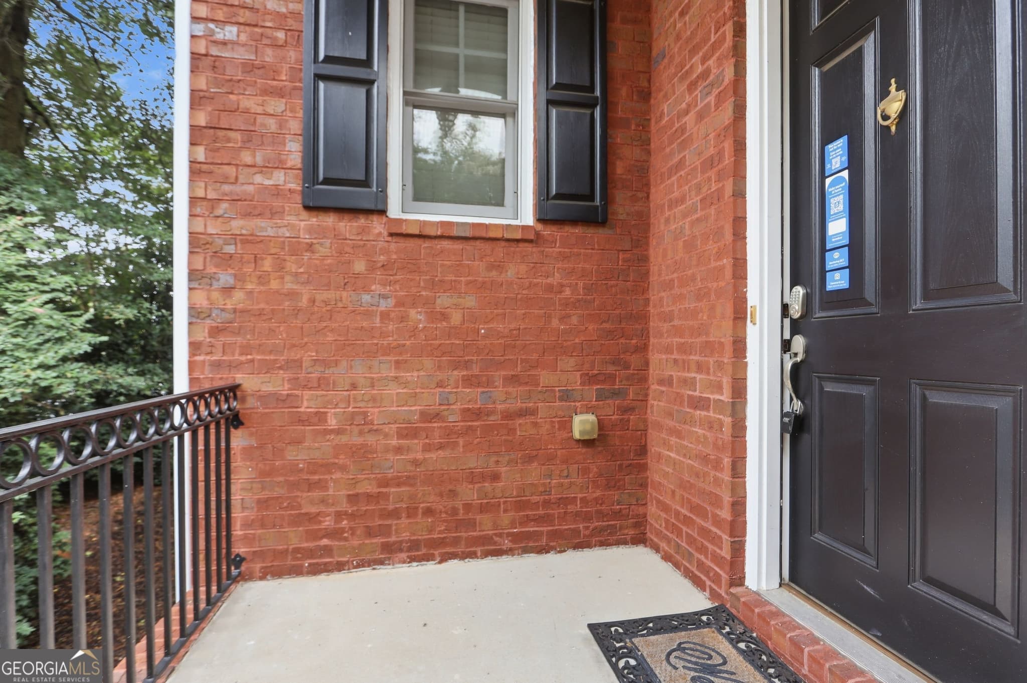 3 bedroom, 3.5 bathroom, 3,258 sq ft townhouse for sale at 3011 Riverstone Trail 8, Atlanta, GA 30339 — photo 3
