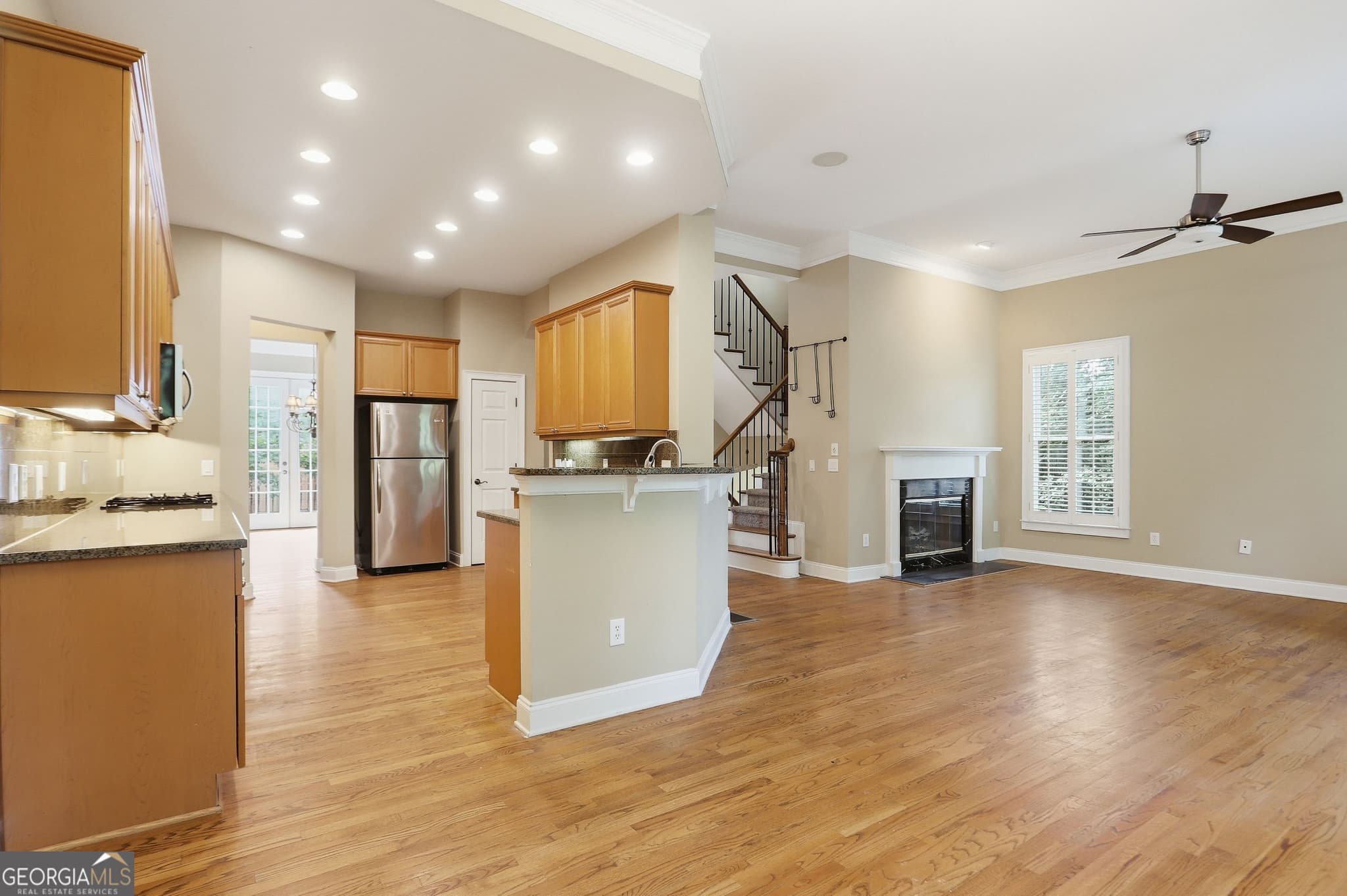 3 bedroom, 3.5 bathroom, 3,258 sq ft townhouse for sale at 3011 Riverstone Trail 8, Atlanta, GA 30339 — photo 9