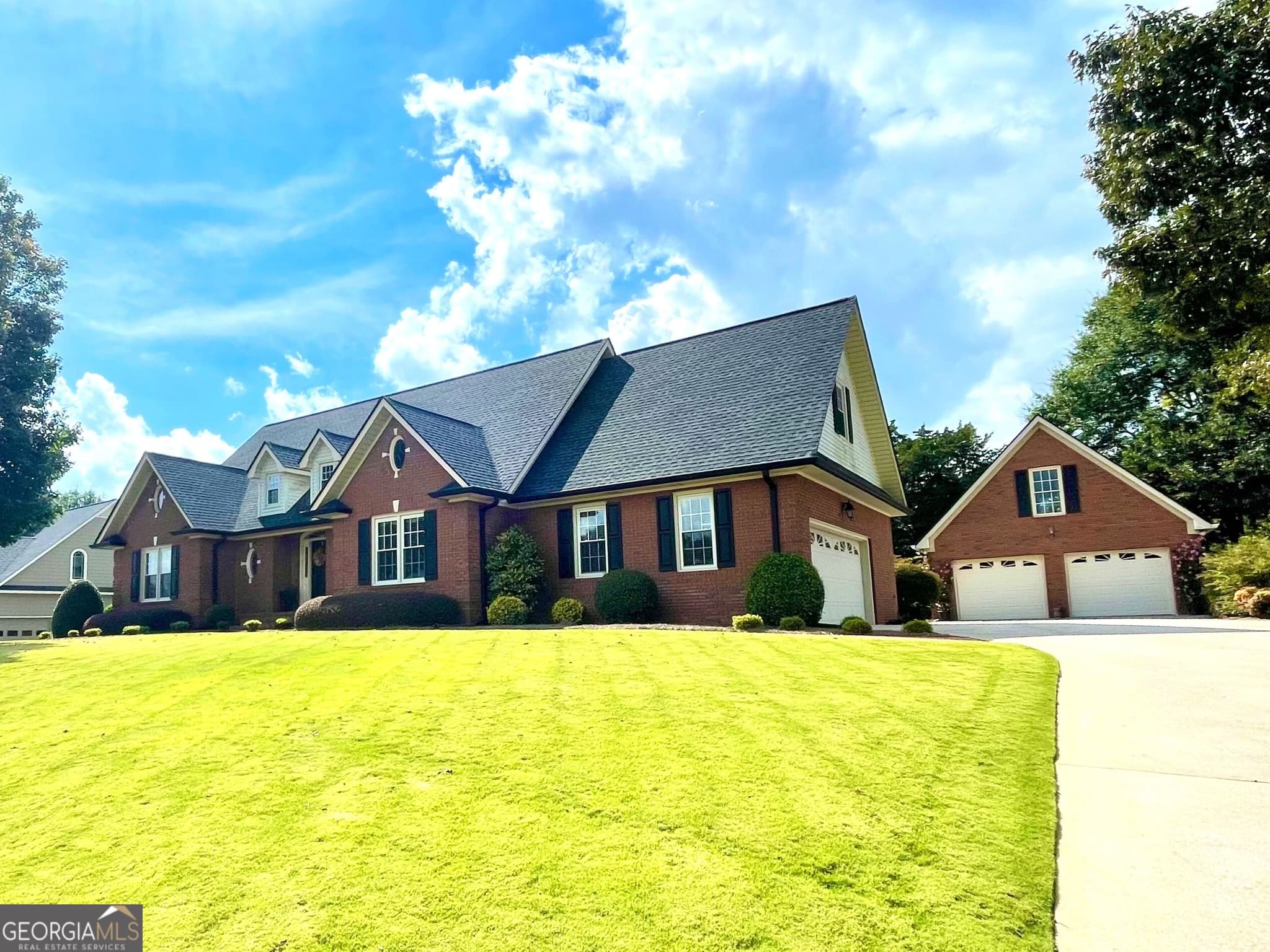 3 bedroom, 2.5 bathroom, 2,350 sq ft single family residence for sale at 106 Etowah Drive, Rome, GA 30161 — photo 2