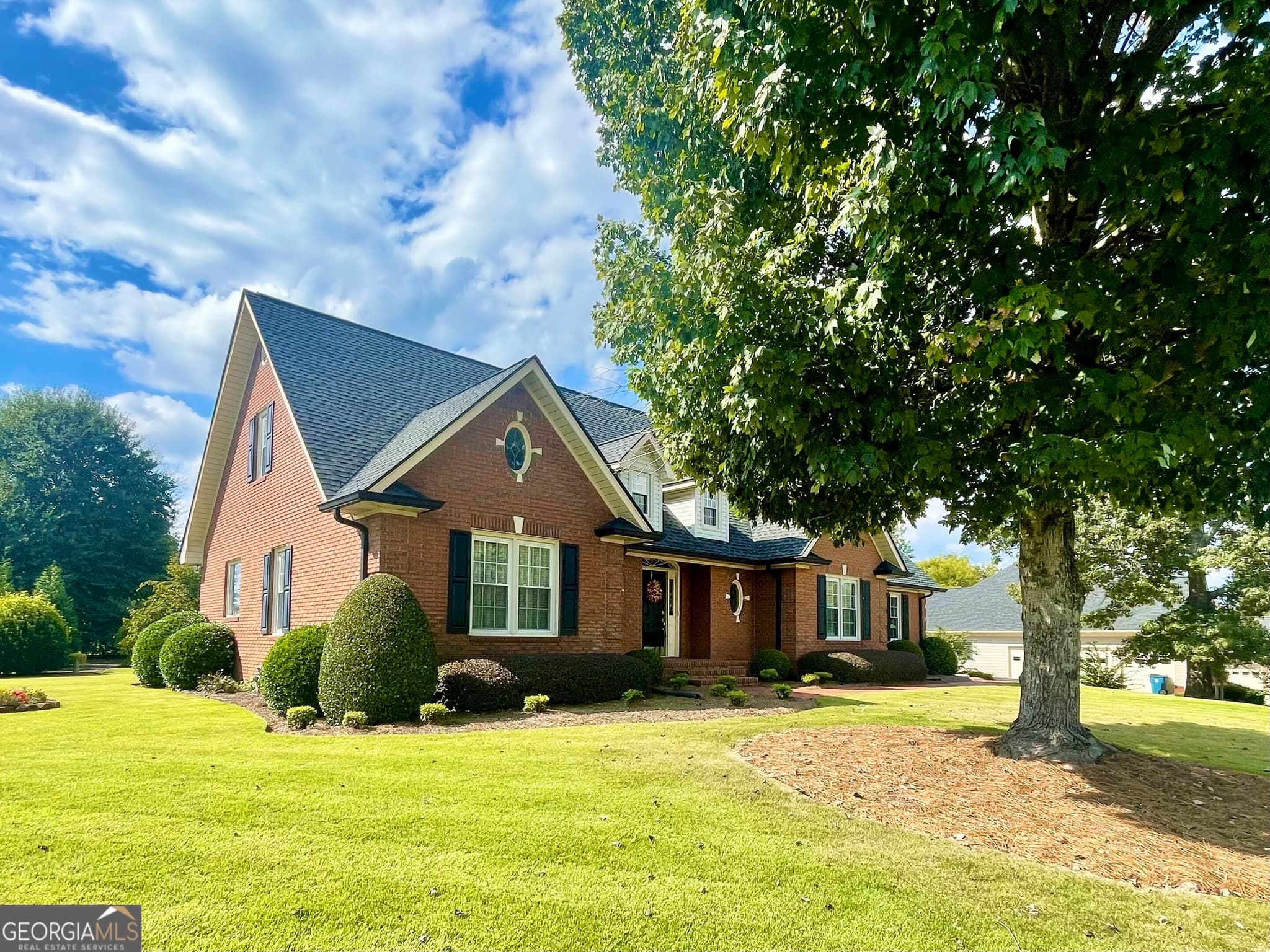 3 bedroom, 2.5 bathroom, 2,350 sq ft single family residence for sale at 106 Etowah Drive, Rome, GA 30161 — photo 3
