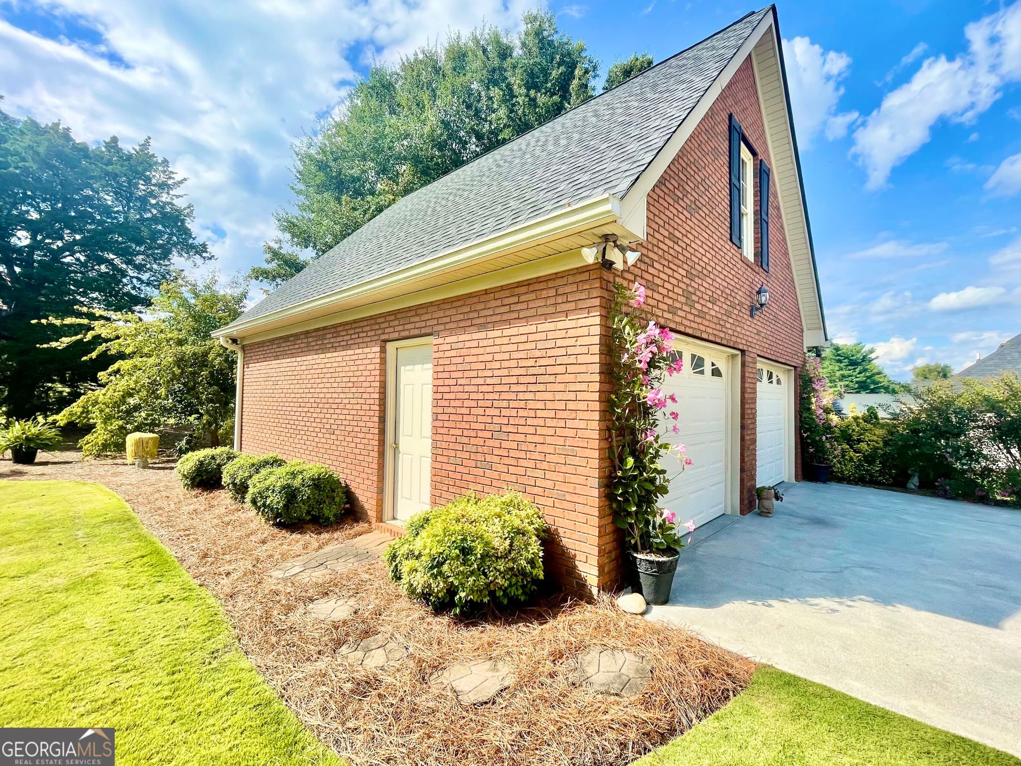 3 bedroom, 2.5 bathroom, 2,350 sq ft single family residence for sale at 106 Etowah Drive, Rome, GA 30161 — photo 5