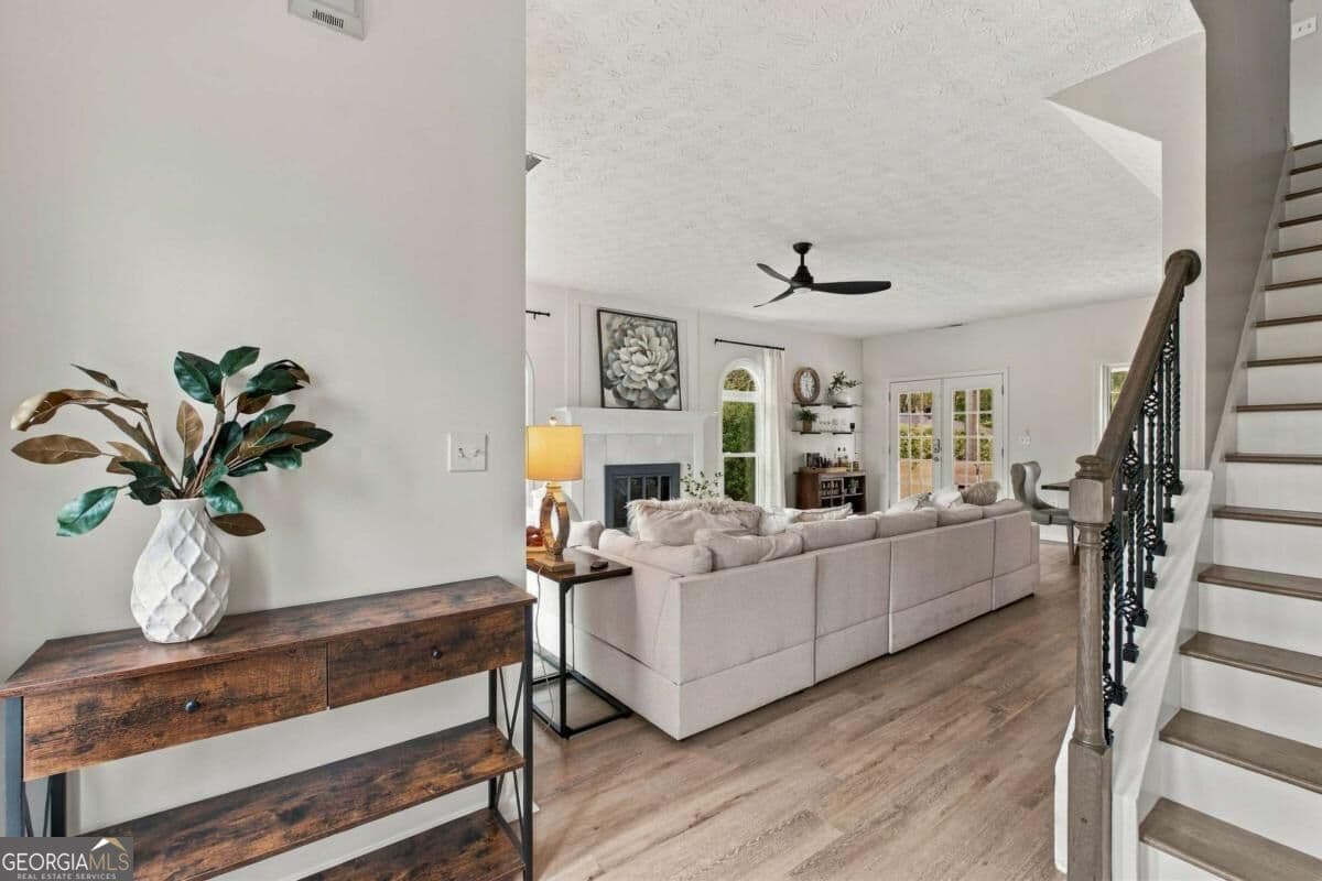 4 bedroom, 2.5 bathroom, 2,340 sq ft single family residence for sale at 3400 Duncan Bridge Drive, Buford, GA 30519 — photo 7