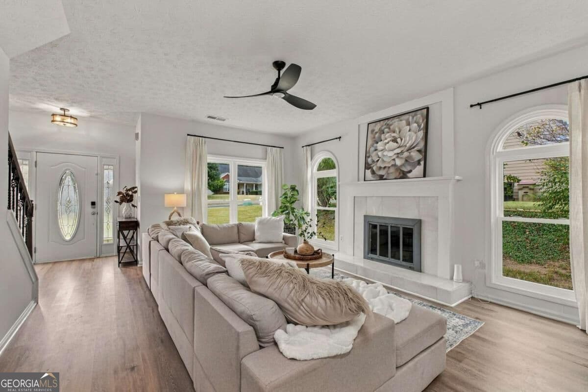 4 bedroom, 2.5 bathroom, 2,340 sq ft single family residence for sale at 3400 Duncan Bridge Drive, Buford, GA 30519 — photo 8
