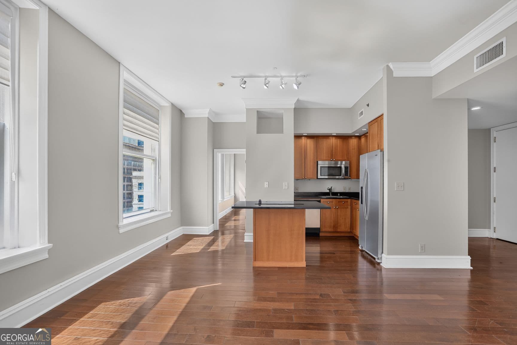 2 bedroom, 2 bathroom, 1,332 sq ft condominium for sale at 57 Forsyth Street 10A, Atlanta, GA 30303 — photo 4