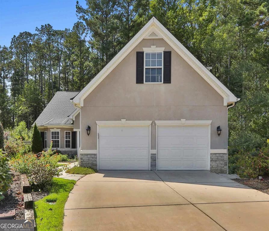 4 bedroom, 3 bathroom, 2,459 sq ft single family residence sold at 208 Lenox Drive, Peachtree City, GA 30269