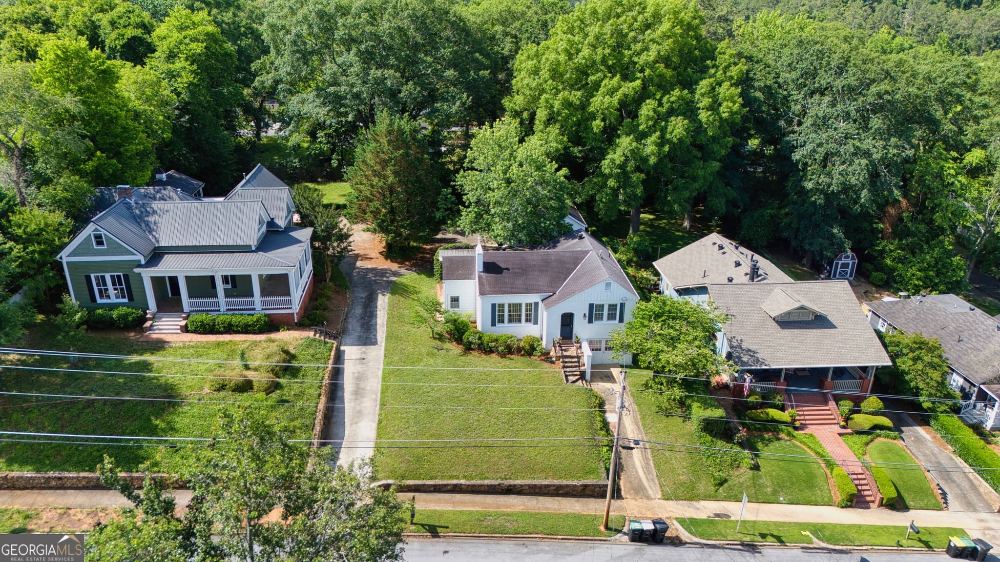3 bedroom, 2 bathroom, 1,856 sq ft single family residence for sale at 414 E 9th Street, Rome, GA 30161 — photo 4