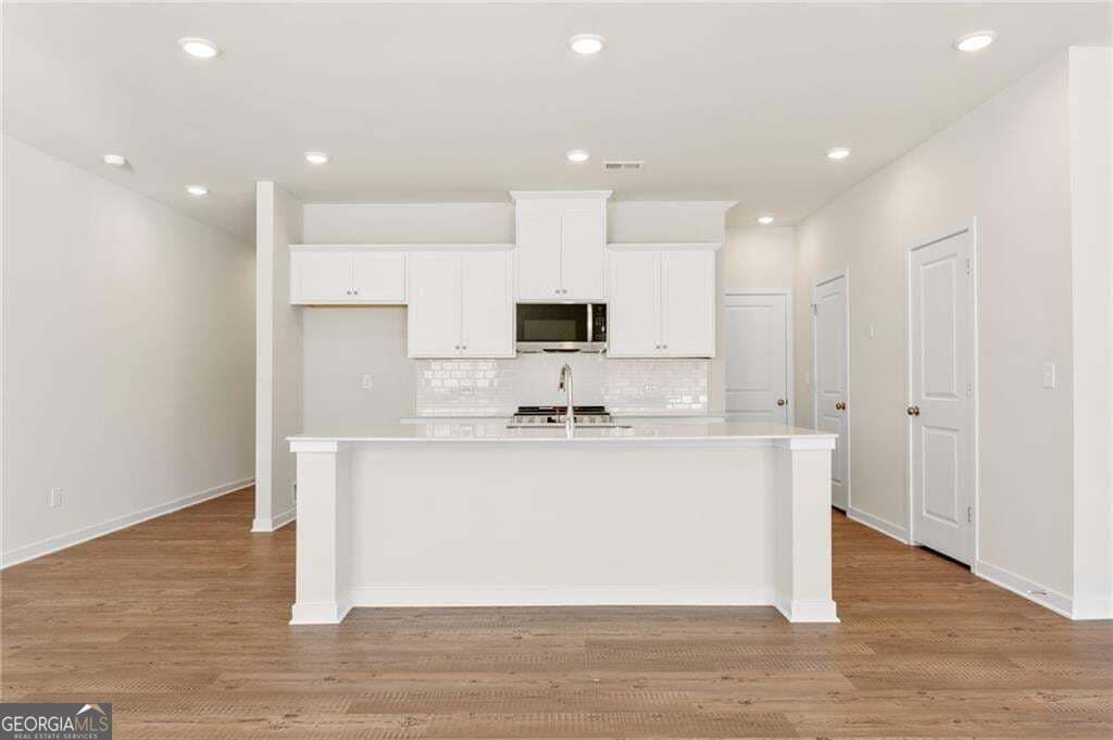 3 bedroom, 2.5 bathroom, 1,842 sq ft townhouse for sale at 7259 Sherwood Square Drive 109, Flowery Branch, GA 30542 — photo 9