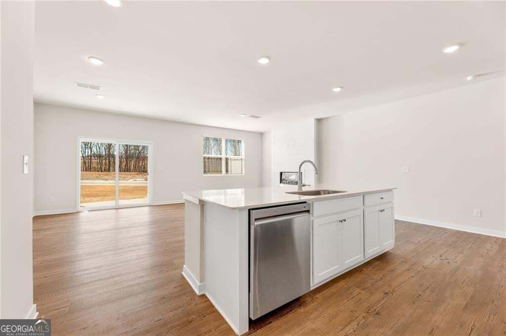 3 bedroom, 2.5 bathroom, 1,842 sq ft townhouse for sale at 7259 Sherwood Square Drive 109, Flowery Branch, GA 30542 — photo 10