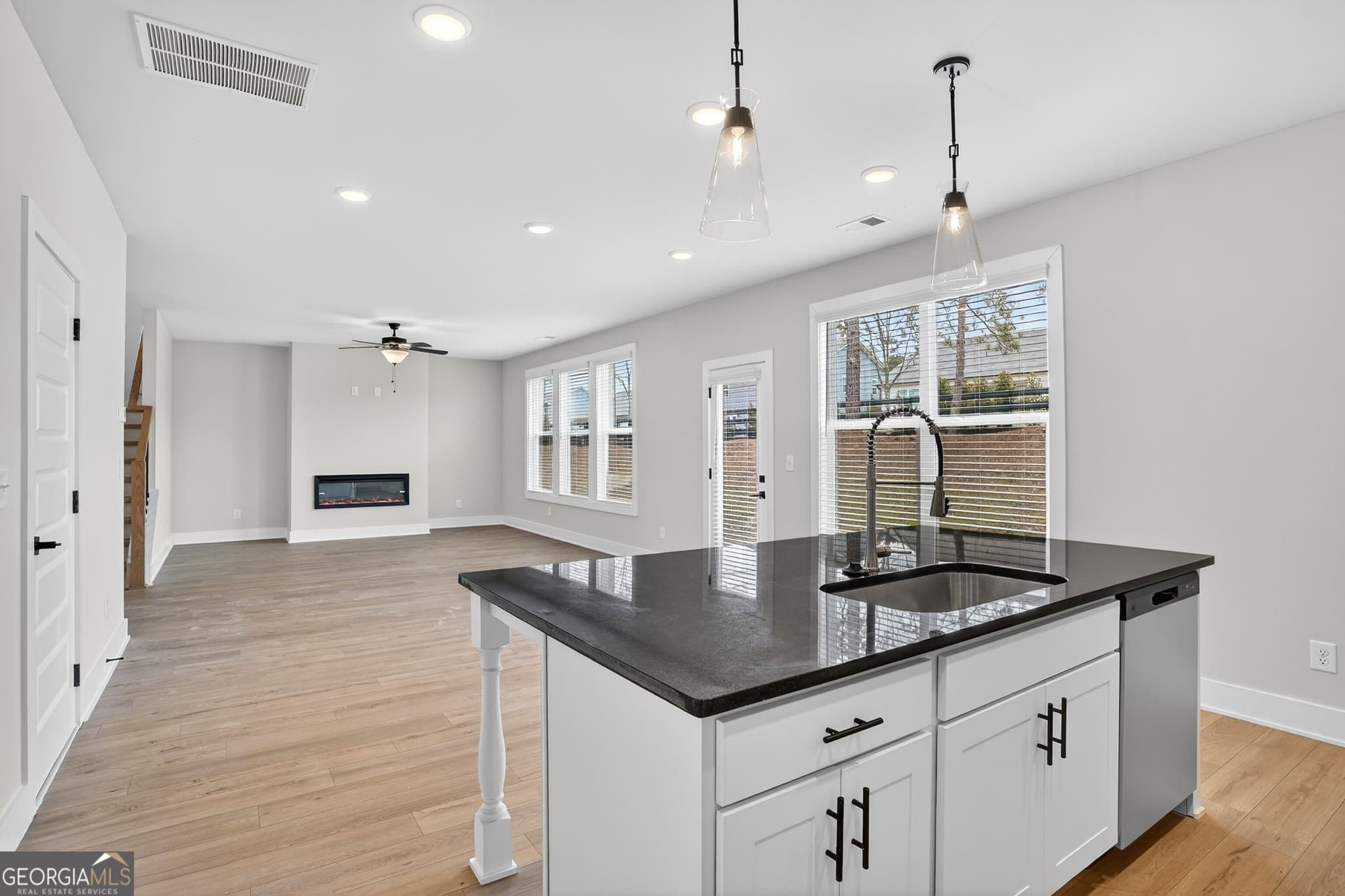 5 bedroom, 4 bathroom, 2,580 sq ft single family residence for sale at 5081 Tower View Trail 34G, Snellville, GA 30039 — photo 9