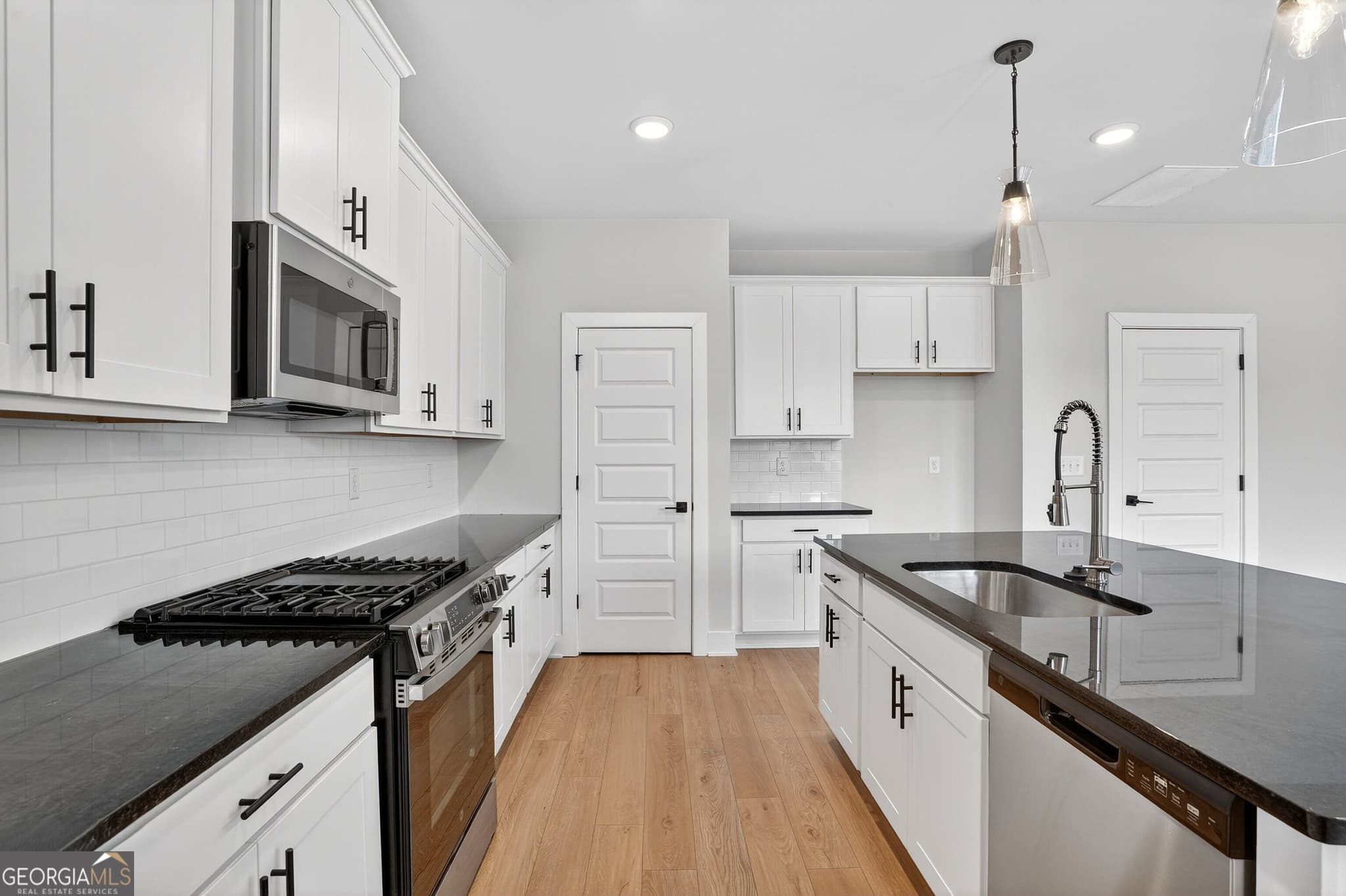 5 bedroom, 4 bathroom, 2,580 sq ft single family residence for sale at 5081 Tower View Trail 34G, Snellville, GA 30039 — photo 10