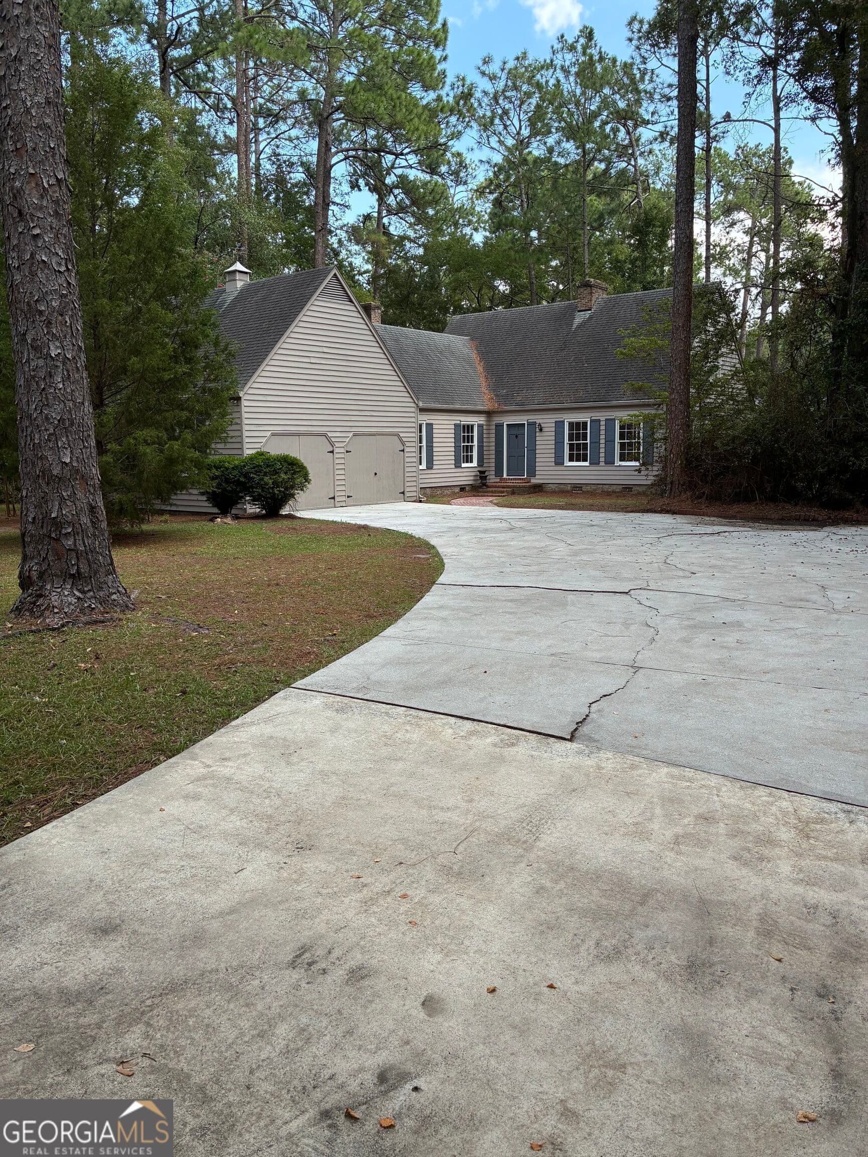 3 bedroom, 2.5 bathroom, 2,669 sq ft single family residence for sale at 108 Dumbarton Drive, Statesboro, GA 30458 — photo 2