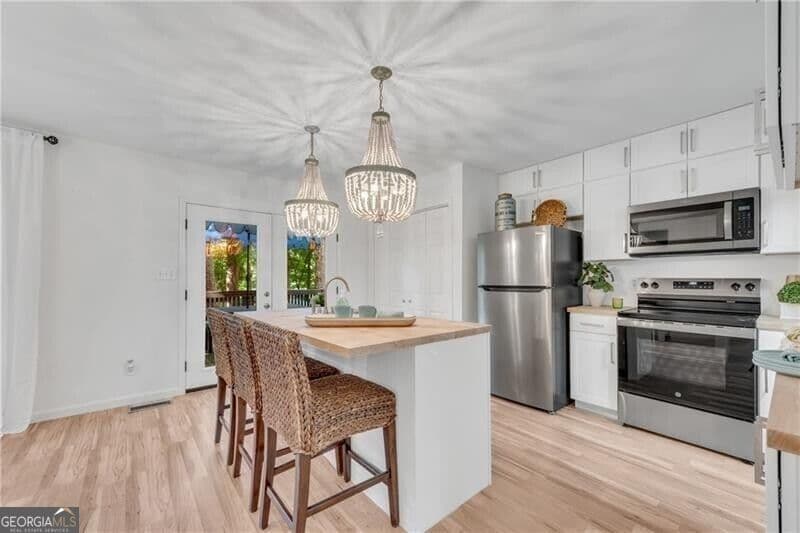 3 bedroom, 2.5 bathroom single family residence for sale at 140 Julia Ann Circle, Athens, GA 30606 — photo 3