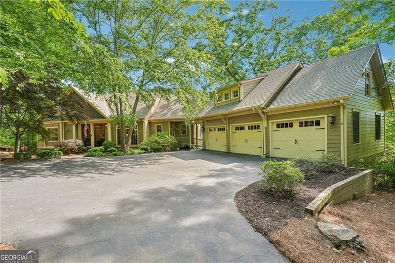 4 bedroom, 4 bathroom, 3,813 sq ft single family residence sold at 189 Red Trillium Ridge, Big Canoe, GA 30143