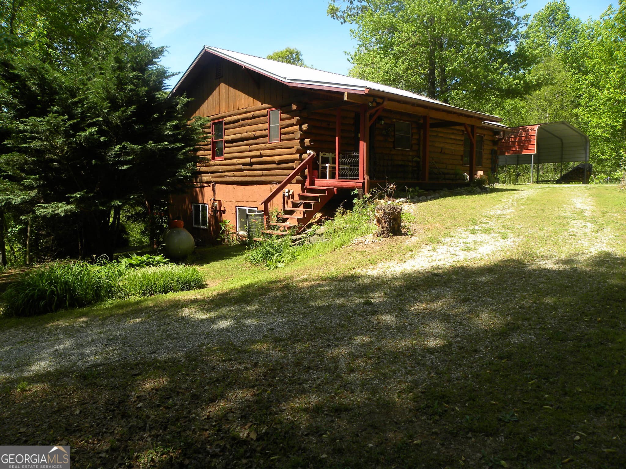 3 bedroom, 2.5 bathroom, 1,950 sq ft cabin,single family residence for rent at 153 Will Zoellner Lane, Mountain City, GA 30525 for $3,000 a month — photo 2