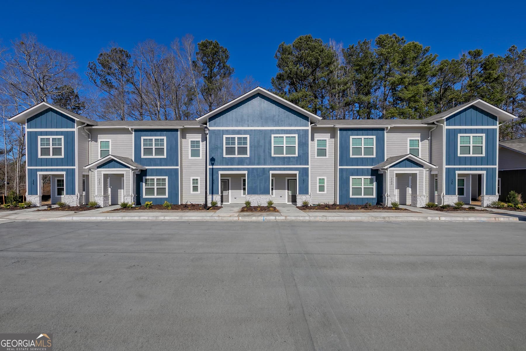 3 bedroom, 2.5 bathroom, 1,461 sq ft townhouse for sale at 228 Rooker Drive, Lagrange, GA 30241 — photo 2