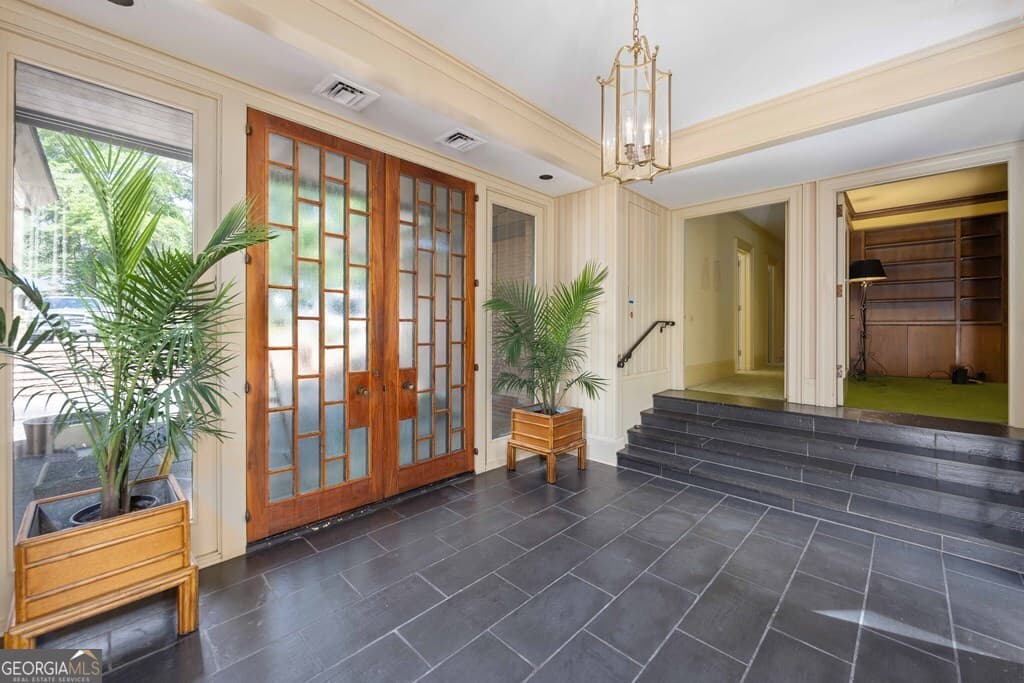 3 bedroom, 4.5 bathroom, 4,638 sq ft single family residence under contract at 2718 Averett Drive, Columbus, GA 31906 — photo 3