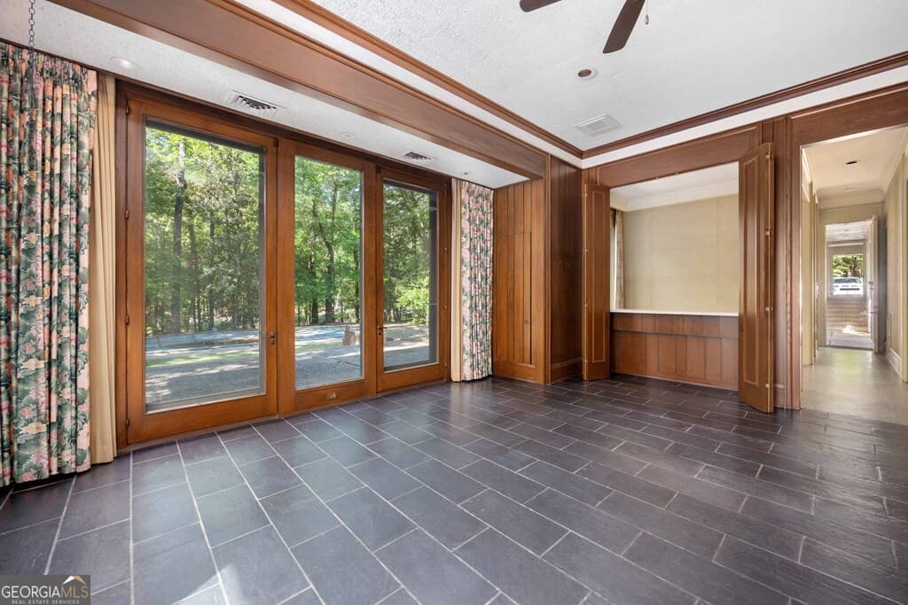 3 bedroom, 4.5 bathroom, 4,638 sq ft single family residence under contract at 2718 Averett Drive, Columbus, GA 31906 — photo 8