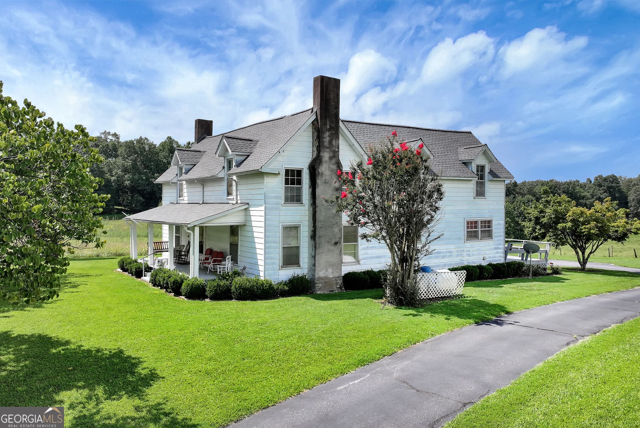 4 bedroom, 2 bathroom, 2,448 sq ft single family residence for sale at 4041 Ada Street, Blue Ridge, GA 30513 — photo 3
