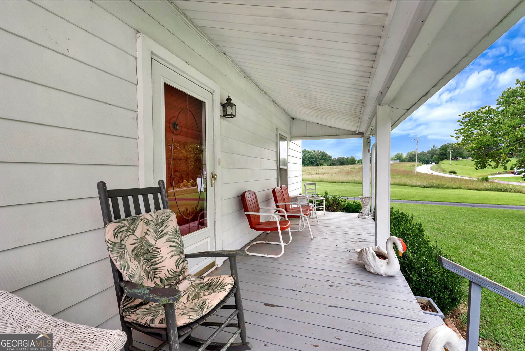 4 bedroom, 2 bathroom, 2,448 sq ft single family residence for sale at 4041 Ada Street, Blue Ridge, GA 30513 — photo 9